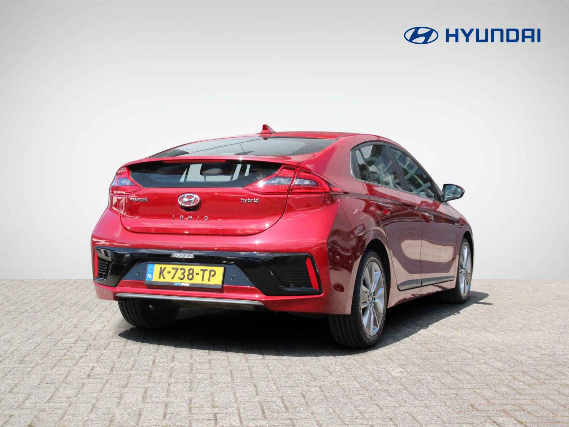 Hyundai IONIQ 1.6 GDi Premium | Navigatie | Camera | Adapt. Cruise Control | Stuur- + Stoelverwarming | Premium Audio | Keyless Entry | Rijklaarprijs! - 4/29