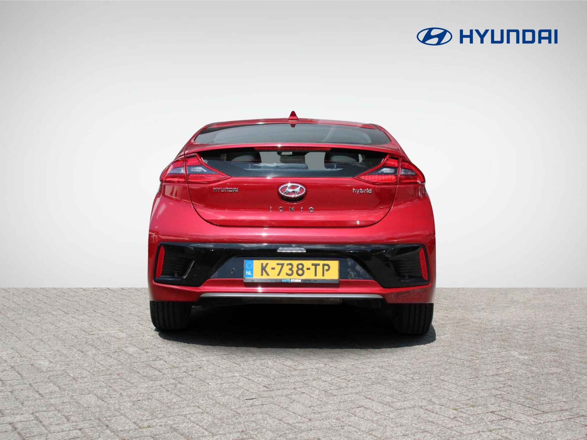 Hyundai IONIQ 1.6 GDi Premium | Navigatie | Camera | Adapt. Cruise Control | Stuur- + Stoelverwarming | Premium Audio | Keyless Entry | Rijklaarprijs! - 5/29