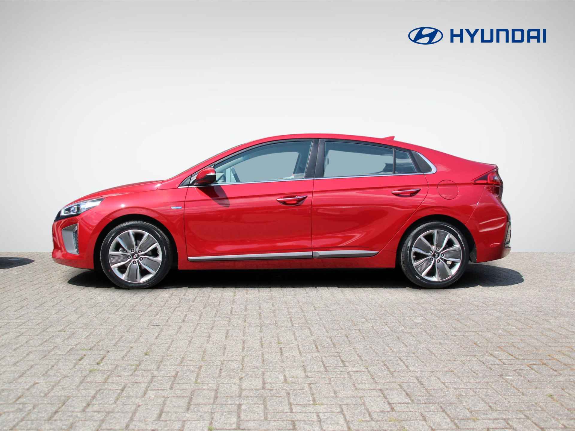 Hyundai IONIQ 1.6 GDi Premium | Navigatie | Camera | Adapt. Cruise Control | Stuur- + Stoelverwarming | Premium Audio | Keyless Entry | Rijklaarprijs! - 6/29