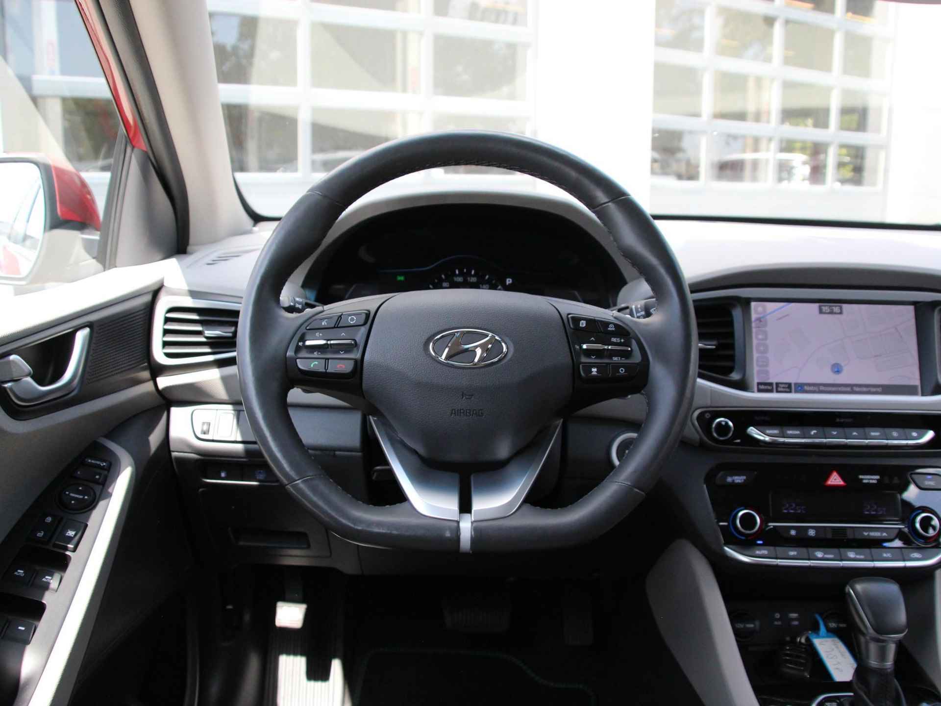 Hyundai IONIQ 1.6 GDi Premium | Navigatie | Camera | Adapt. Cruise Control | Stuur- + Stoelverwarming | Premium Audio | Keyless Entry | Rijklaarprijs! - 13/29