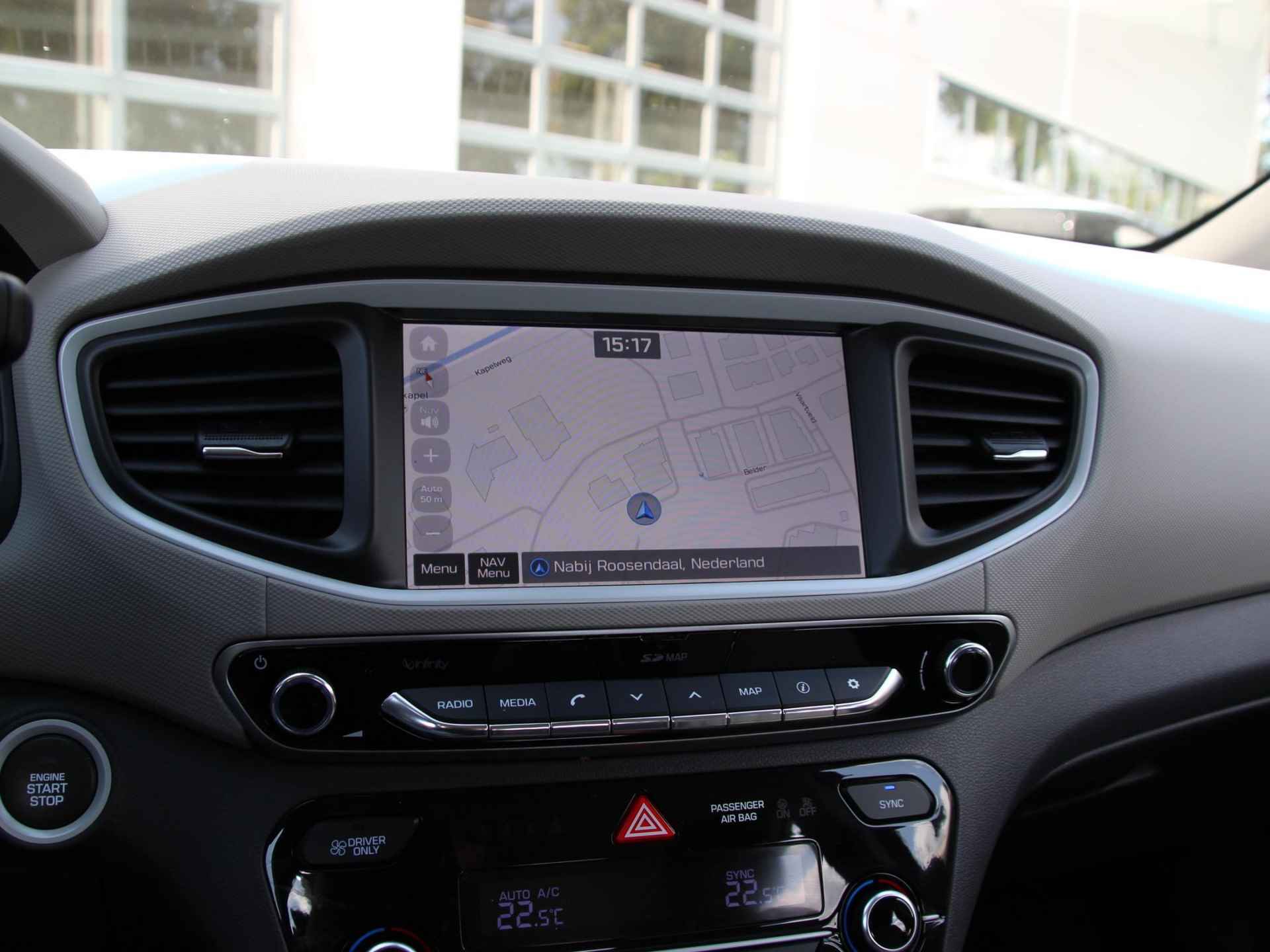 Hyundai IONIQ 1.6 GDi Premium | Navigatie | Camera | Adapt. Cruise Control | Stuur- + Stoelverwarming | Premium Audio | Keyless Entry | Rijklaarprijs! - 15/29