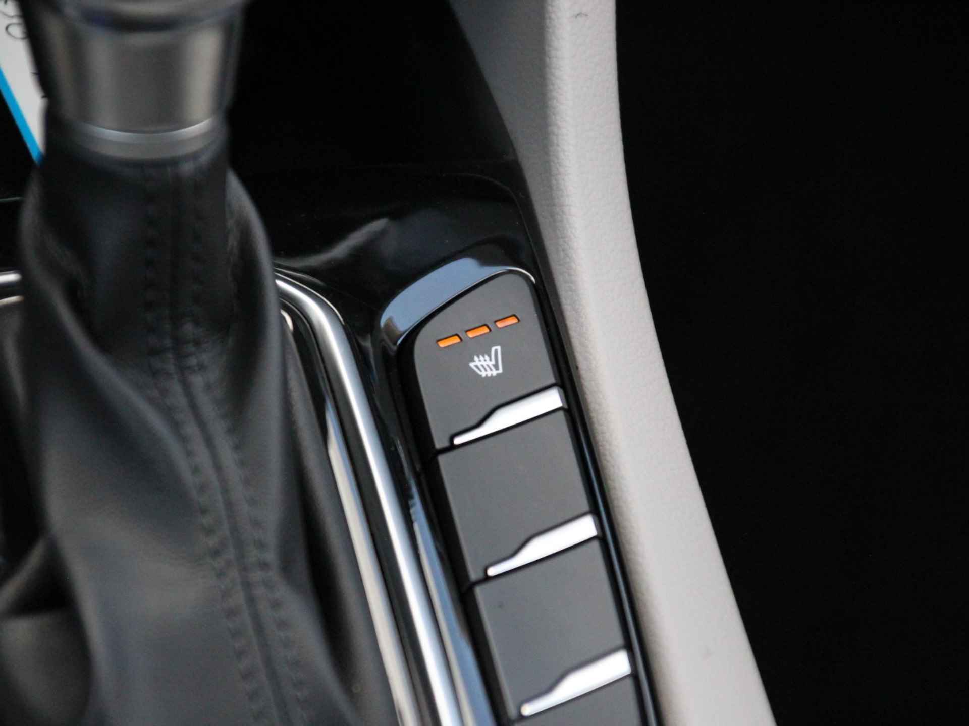 Hyundai IONIQ 1.6 GDi Premium | Navigatie | Camera | Adapt. Cruise Control | Stuur- + Stoelverwarming | Premium Audio | Keyless Entry | Rijklaarprijs! - 25/29