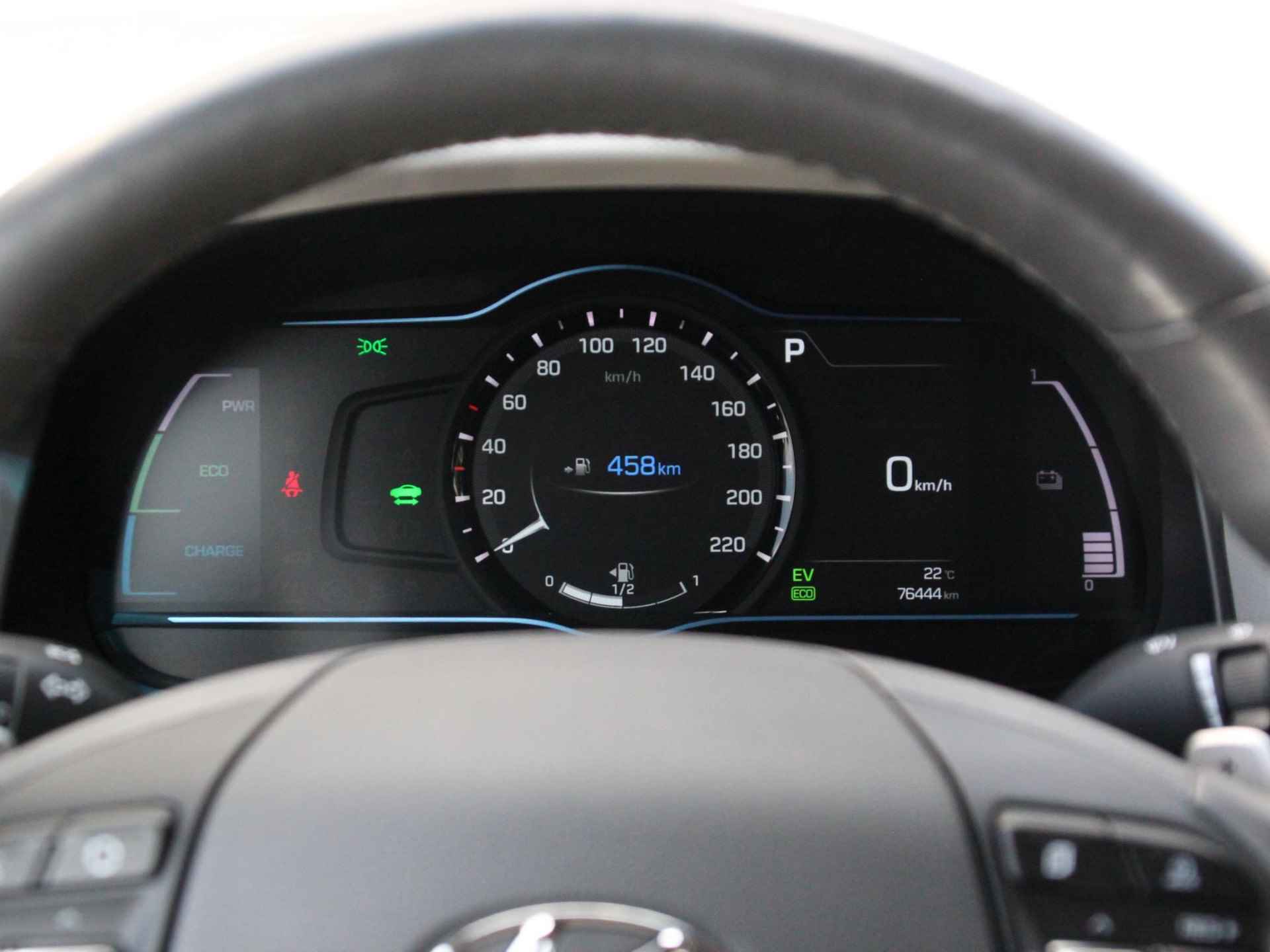 Hyundai IONIQ 1.6 GDi Premium | Navigatie | Camera | Adapt. Cruise Control | Stuur- + Stoelverwarming | Premium Audio | Keyless Entry | Rijklaarprijs! - 28/29
