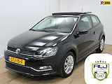 Volkswagen POLO Occasion 1.2 TSI Highline met panoramadak en parkeersensoren | Tweedehands Volkswagen Polo zwart met trekhaak |