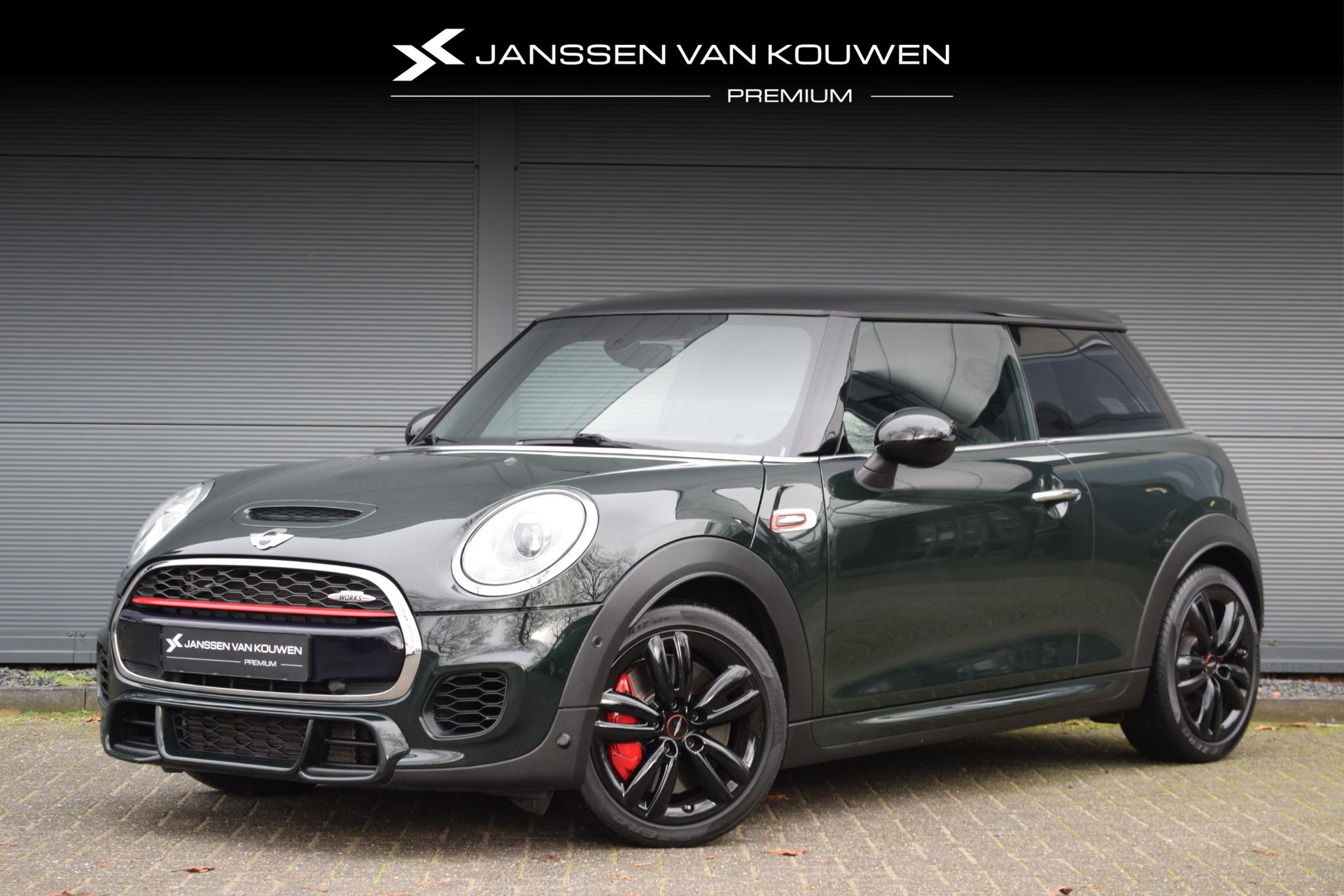 Mini Mini 2.0 John Cooper Works 231 pk Automaat / Navi / Rebel Green