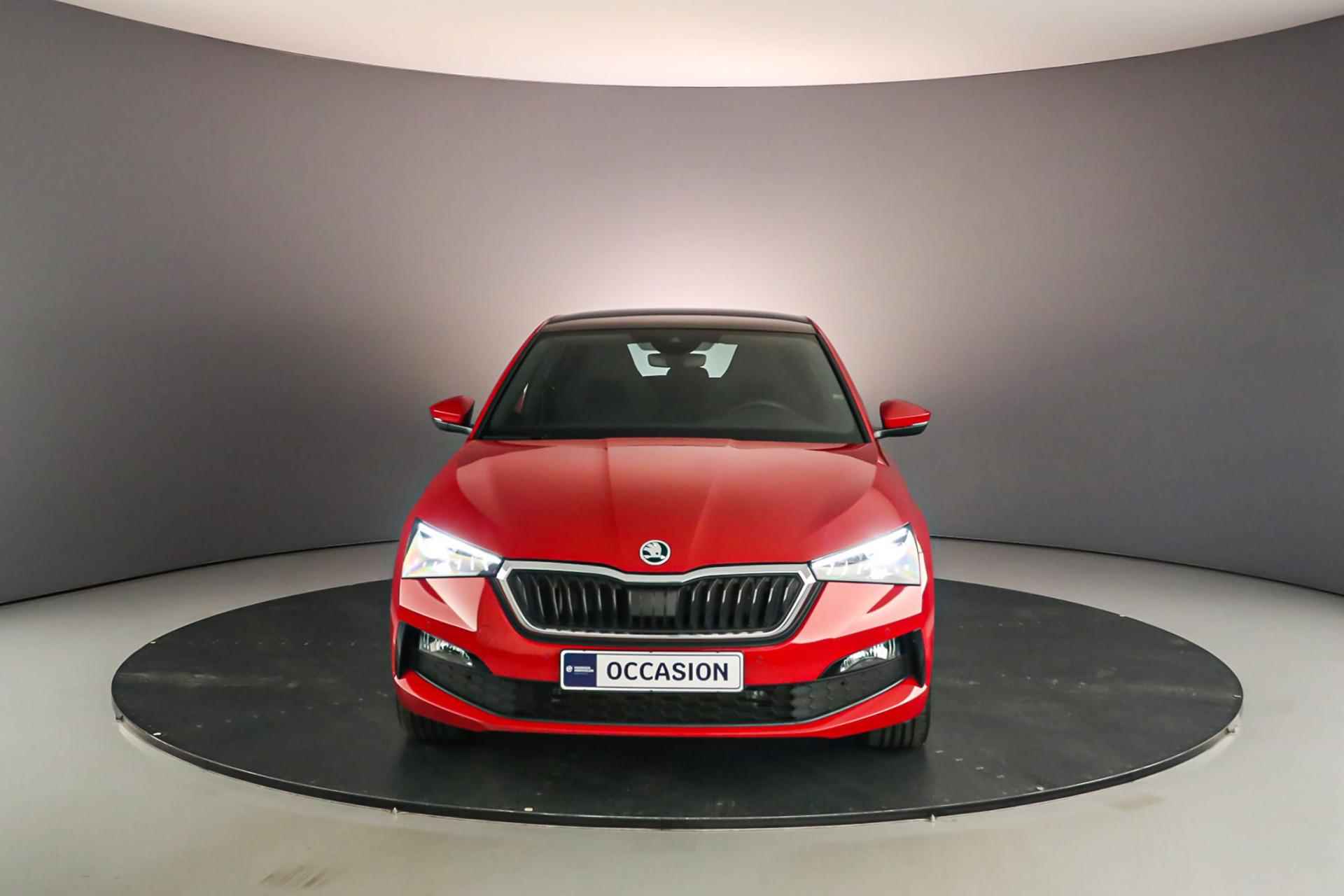 Škoda Scala Sport Business 1.0 TSI 110pk DSG Automaat Panoramadak, Adaptive cruise control, Achteruitrijcamera, Navigatie, LED verlichting, Airco, DAB, Stoelverwarming, Parkeersensoren - 9/45