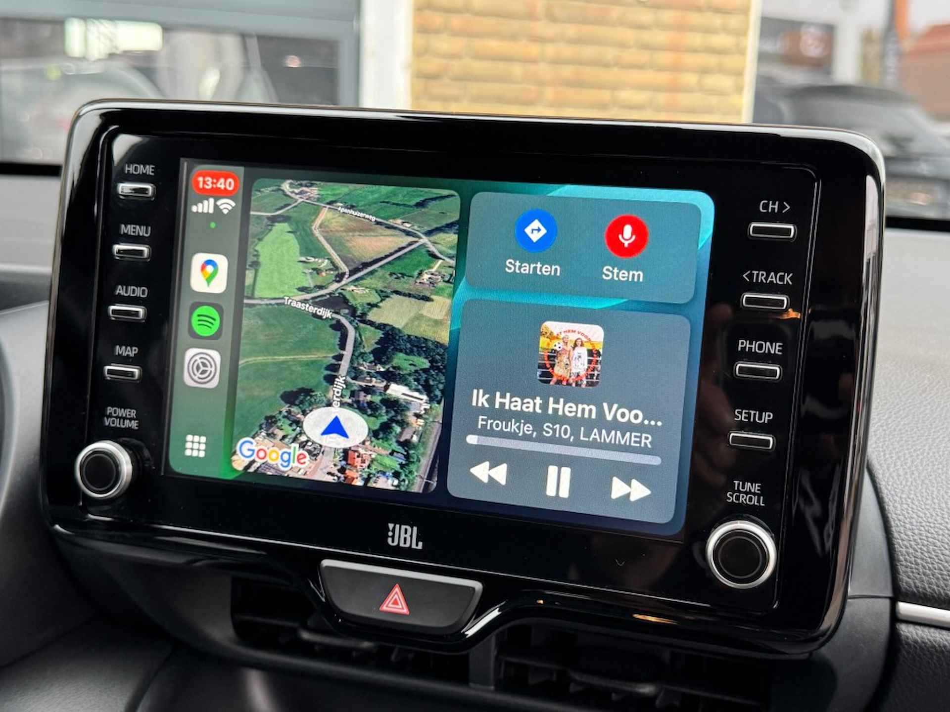 TOYOTA Yaris 1.5 HYBRID STYLE CAMERA/LED/CARPLAY/JBL/STOELVERW./NL-AUTO - 23/45