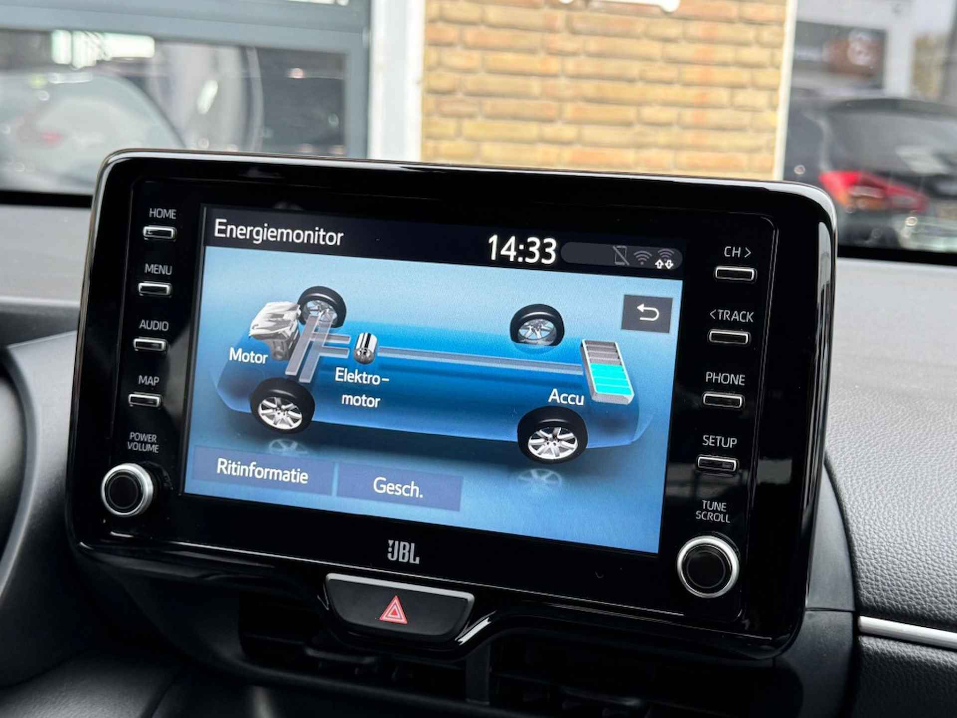 TOYOTA Yaris 1.5 HYBRID STYLE CAMERA/LED/CARPLAY/JBL/STOELVERW./NL-AUTO - 24/45