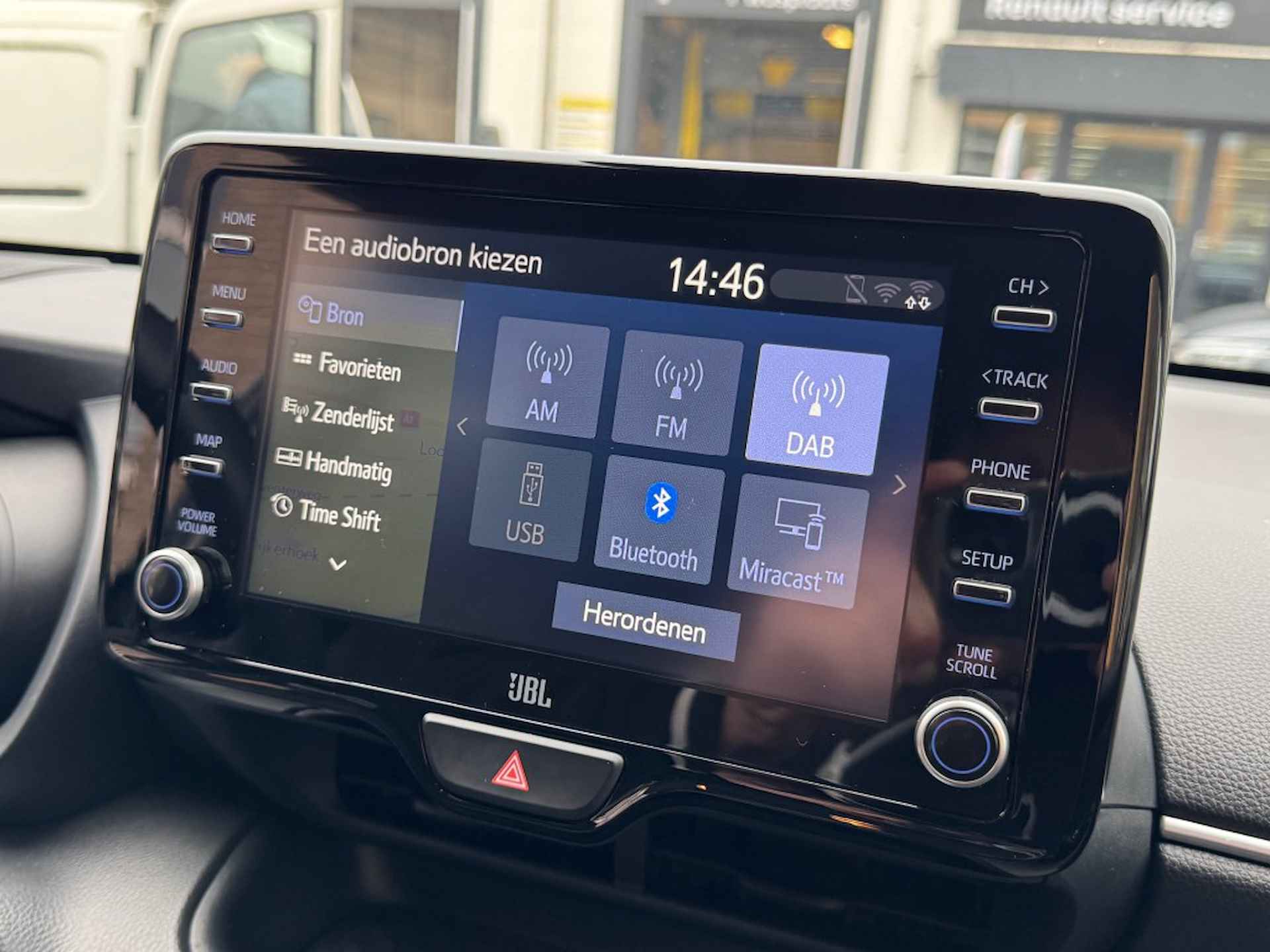 TOYOTA Yaris 1.5 HYBRID STYLE CAMERA/LED/CARPLAY/JBL/STOELVERW./NL-AUTO - 25/45