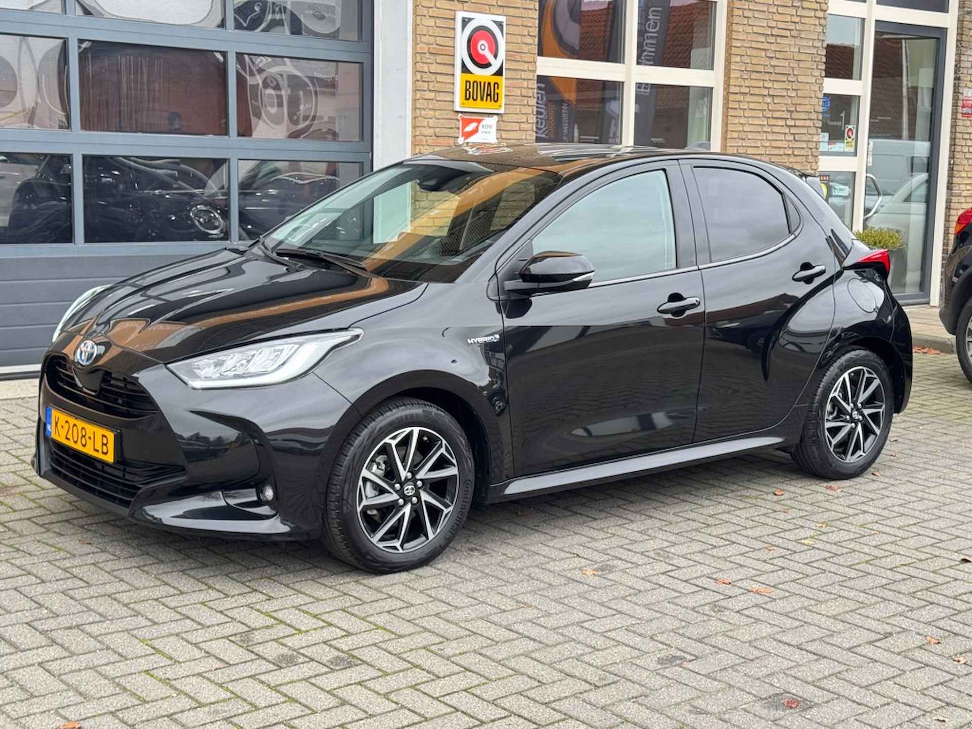 TOYOTA Yaris 1.5 HYBRID STYLE CAMERA/LED/CARPLAY/JBL/STOELVERW./NL-AUTO - 28/45