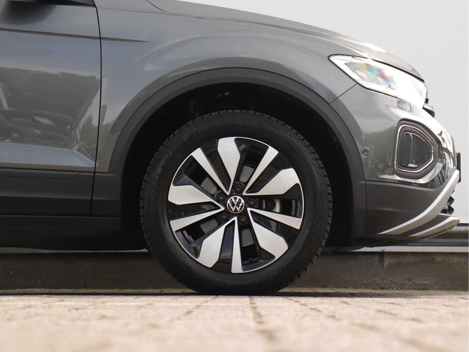 Volkswagen T-Roc 1.5 TSI Move 150pk Automaat | Navigatie | Stoelverwarming | Parkeersensoren | Spiegel pakket | - 7/44
