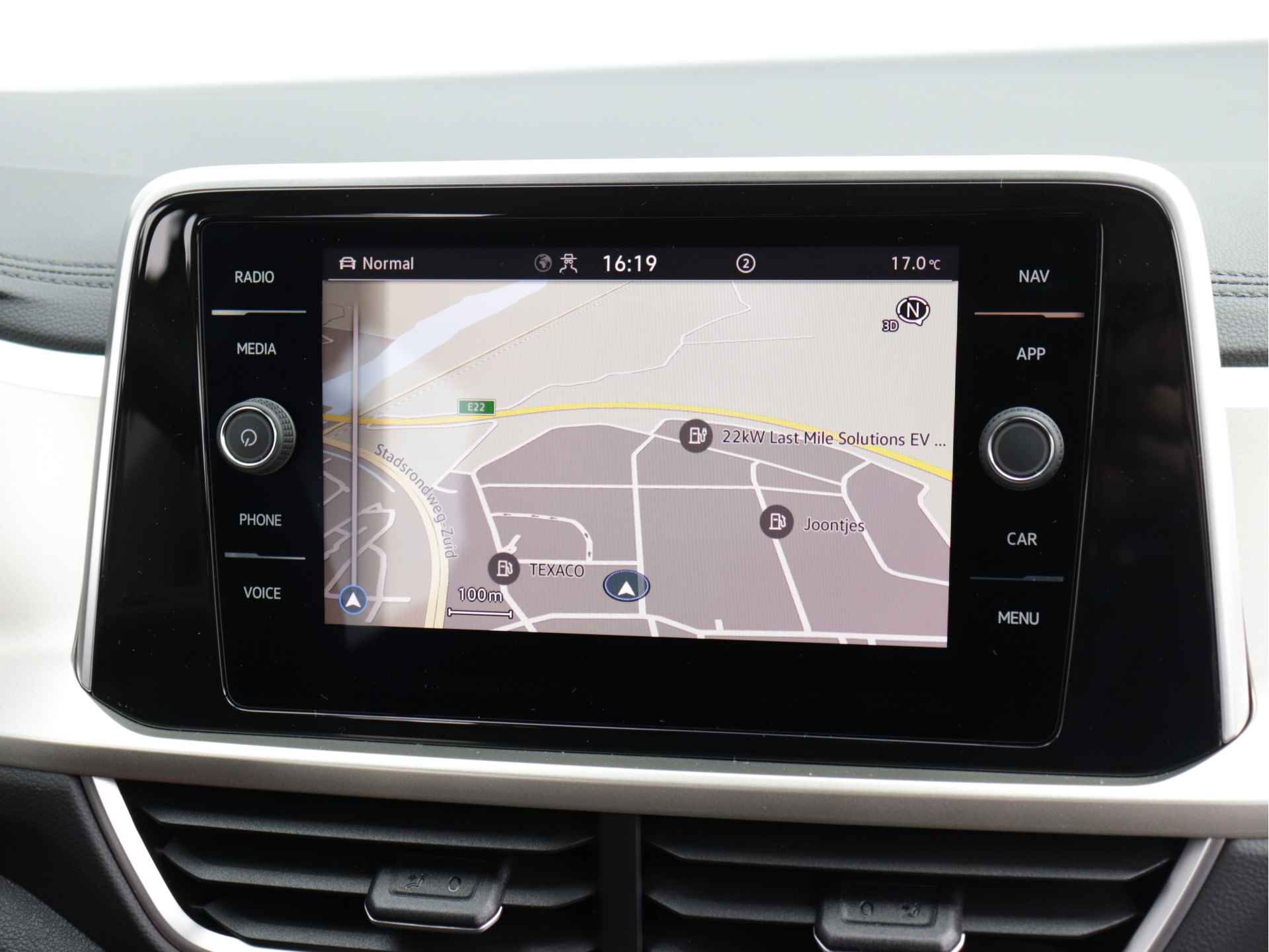 Volkswagen T-Roc 1.5 TSI Move 150pk Automaat | Navigatie | Stoelverwarming | Parkeersensoren | Spiegel pakket | - 21/44