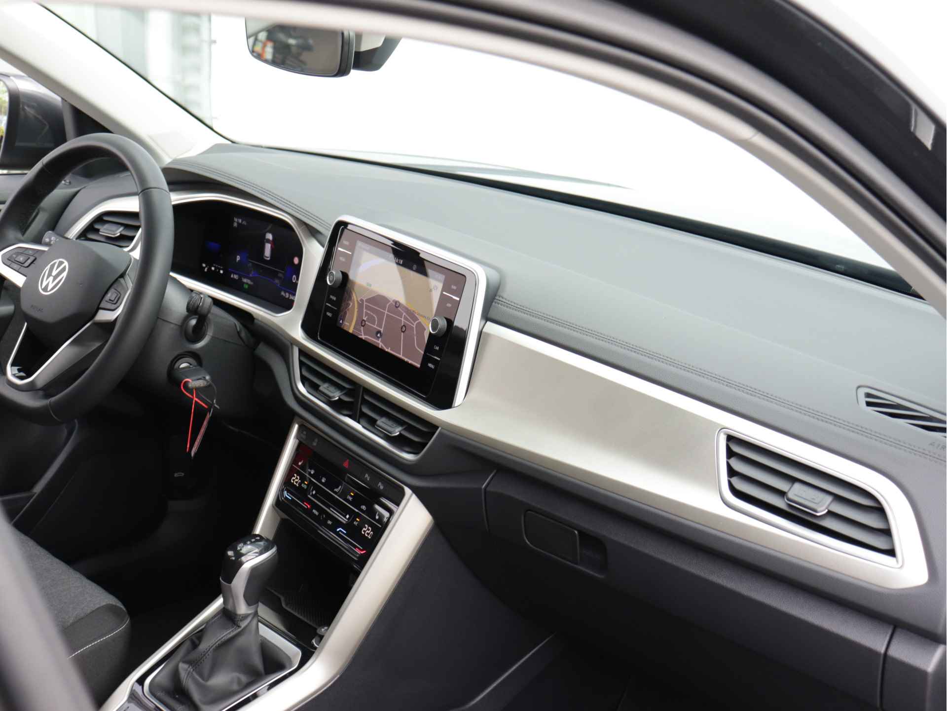 Volkswagen T-Roc 1.5 TSI Move 150pk Automaat | Navigatie | Stoelverwarming | Parkeersensoren | Spiegel pakket | - 31/44