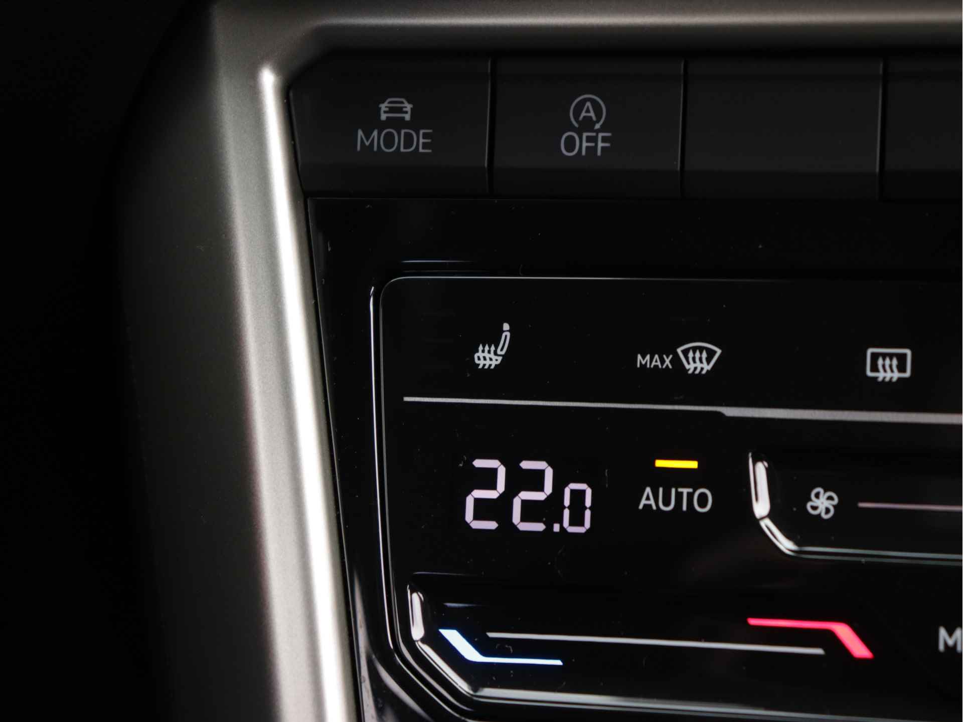 Volkswagen T-Roc 1.5 TSI Move 150pk Automaat | Navigatie | Stoelverwarming | Parkeersensoren | Spiegel pakket | - 39/44
