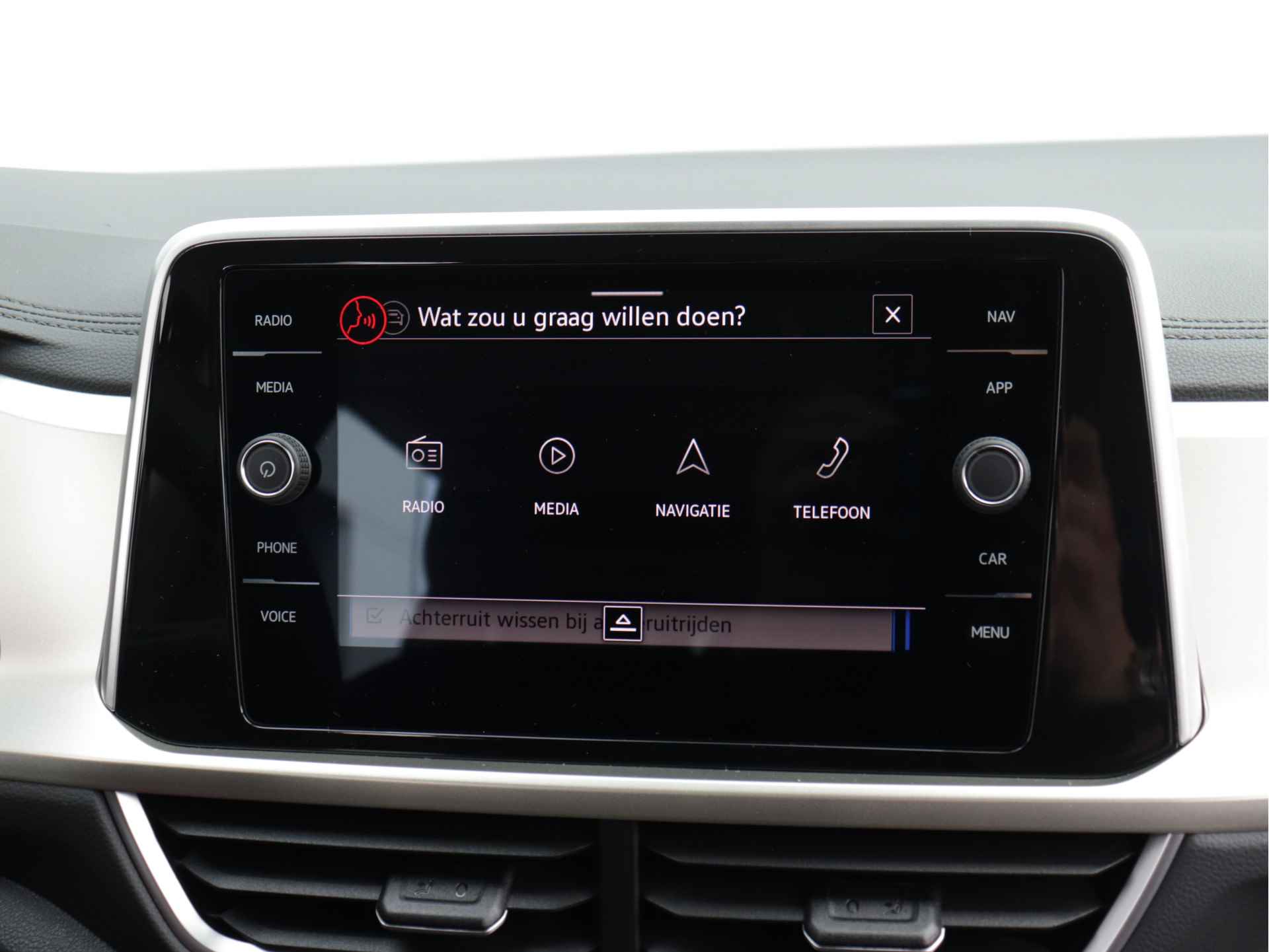 Volkswagen T-Roc 1.5 TSI Move 150pk Automaat | Navigatie | Stoelverwarming | Parkeersensoren | Spiegel pakket | - 42/44