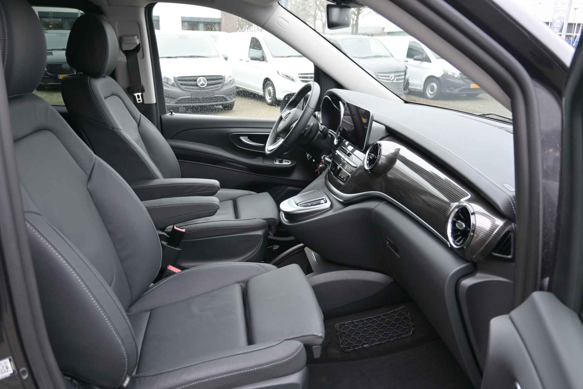 Mercedes-Benz EQV 300 L3 Avantgarde 90 kWh Incl BTW, Airmatic/Luchtvering, 8 pers. Comfort stoelen, Electrische deuren - 11/24