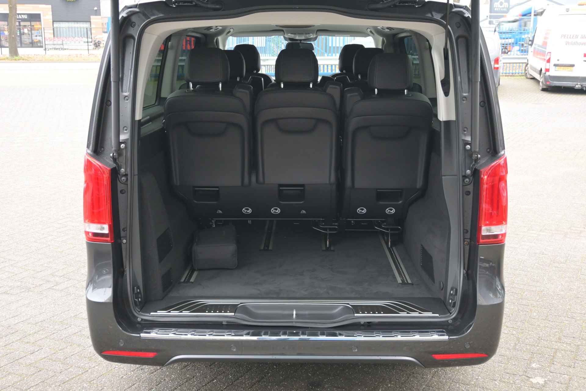 Mercedes-Benz EQV 300 L3 Avantgarde 90 kWh Incl BTW, Airmatic/Luchtvering, 8 pers. Comfort stoelen, Electrische deuren - 16/24