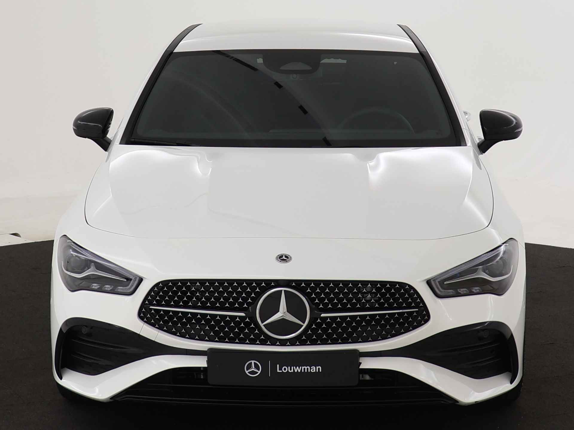 Mercedes-Benz CLA-Klasse 180 Star Edition AMG Line | Dodehoekassistent | Nightpakket | Sfeerverlichting | Parkeerpakket met achteruitrijcamera | Verwarmde stoelen vooraan | KEYLESS GO-comfortpakket | 	USB pakket plus | - 22/33