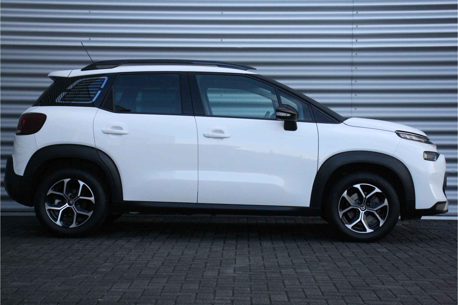 Citroën C3 Aircross 1.2 PURETECH 130PK SHINE AUTOMAAT / NAVI / LEDER / CLIMA / LED / 16" LMV / PDC / BLUETOOTH / CRUISECONTROL / 1E EIGENAAR / NIEUW - 3/34