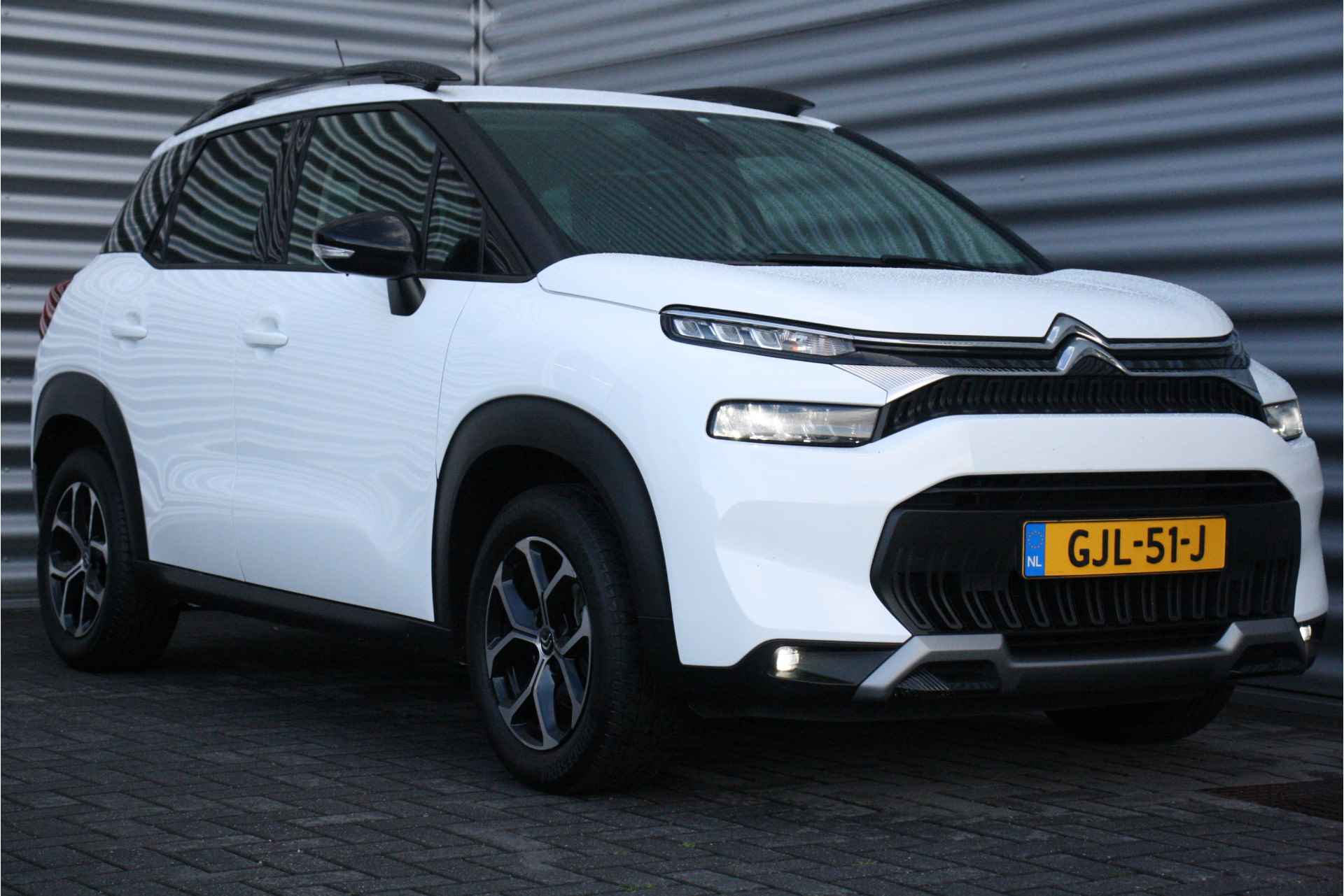 Citroën C3 Aircross 1.2 PURETECH 130PK SHINE AUTOMAAT / NAVI / LEDER / CLIMA / LED / 16" LMV / PDC / BLUETOOTH / CRUISECONTROL / 1E EIGENAAR / NIEUW - 4/34