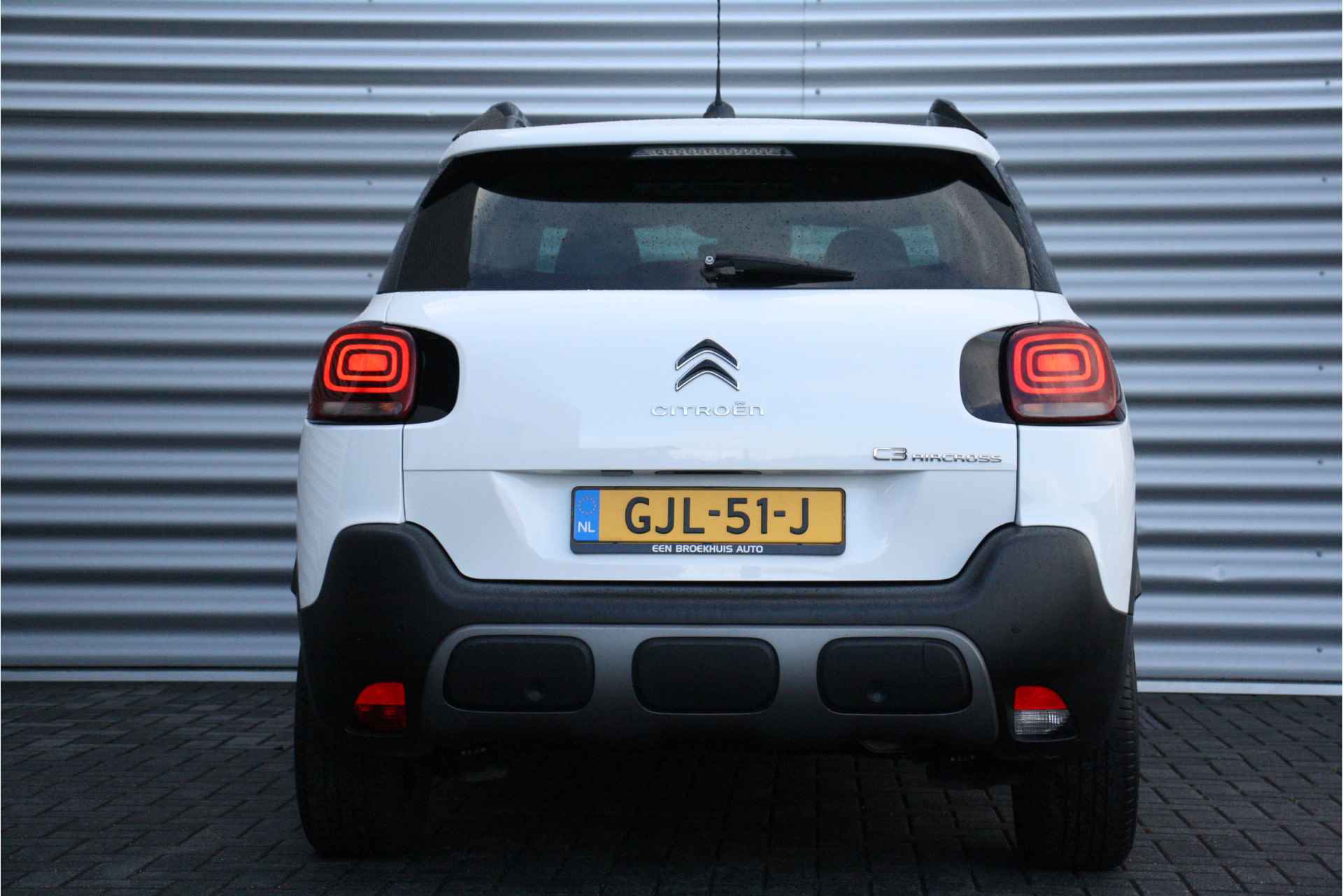 Citroën C3 Aircross 1.2 PURETECH 130PK SHINE AUTOMAAT / NAVI / LEDER / CLIMA / LED / 16" LMV / PDC / BLUETOOTH / CRUISECONTROL / 1E EIGENAAR / NIEUW - 8/34