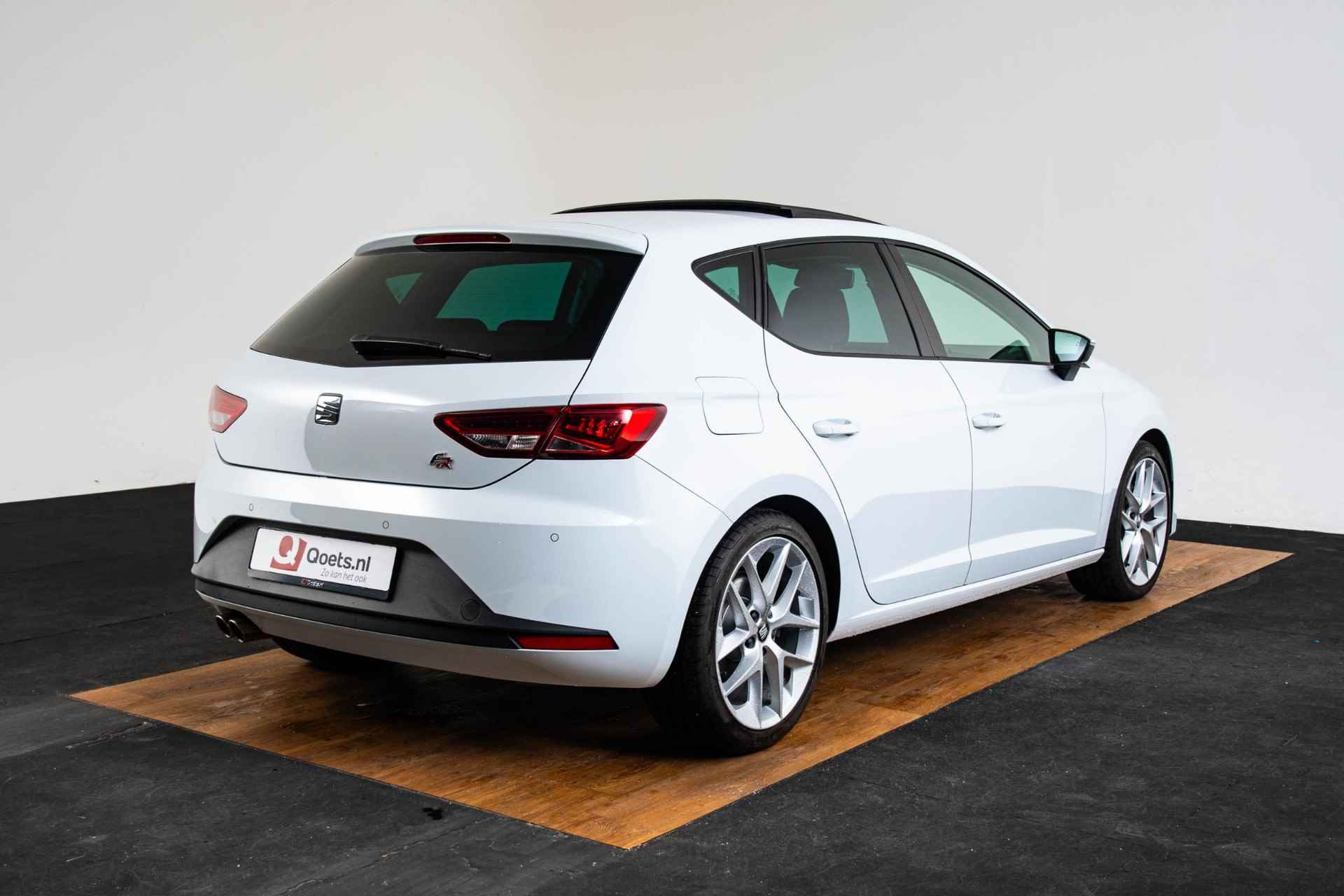 SEAT Leon ST 1.8 TSI FR Business 1e eigenaar & Dealer onderhouden - Panoramadak - Stoelverwarming - Leder - Parkeerhulp voor/achter - Privacy Glas - LED koplampen - 22/65