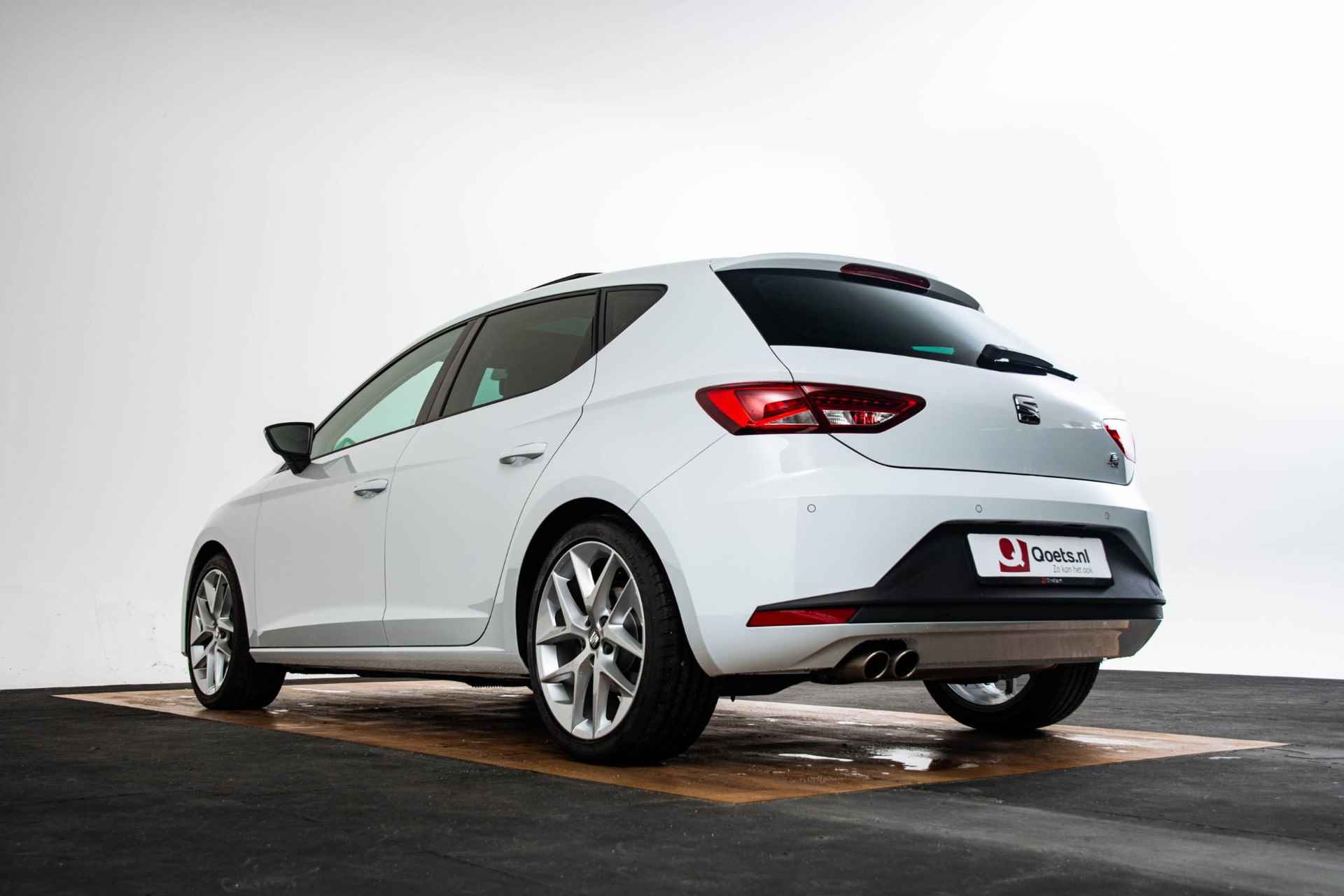 SEAT Leon ST 1.8 TSI FR Business 1e eigenaar & Dealer onderhouden - Panoramadak - Stoelverwarming - Leder - Parkeerhulp voor/achter - Privacy Glas - LED koplampen - 52/65