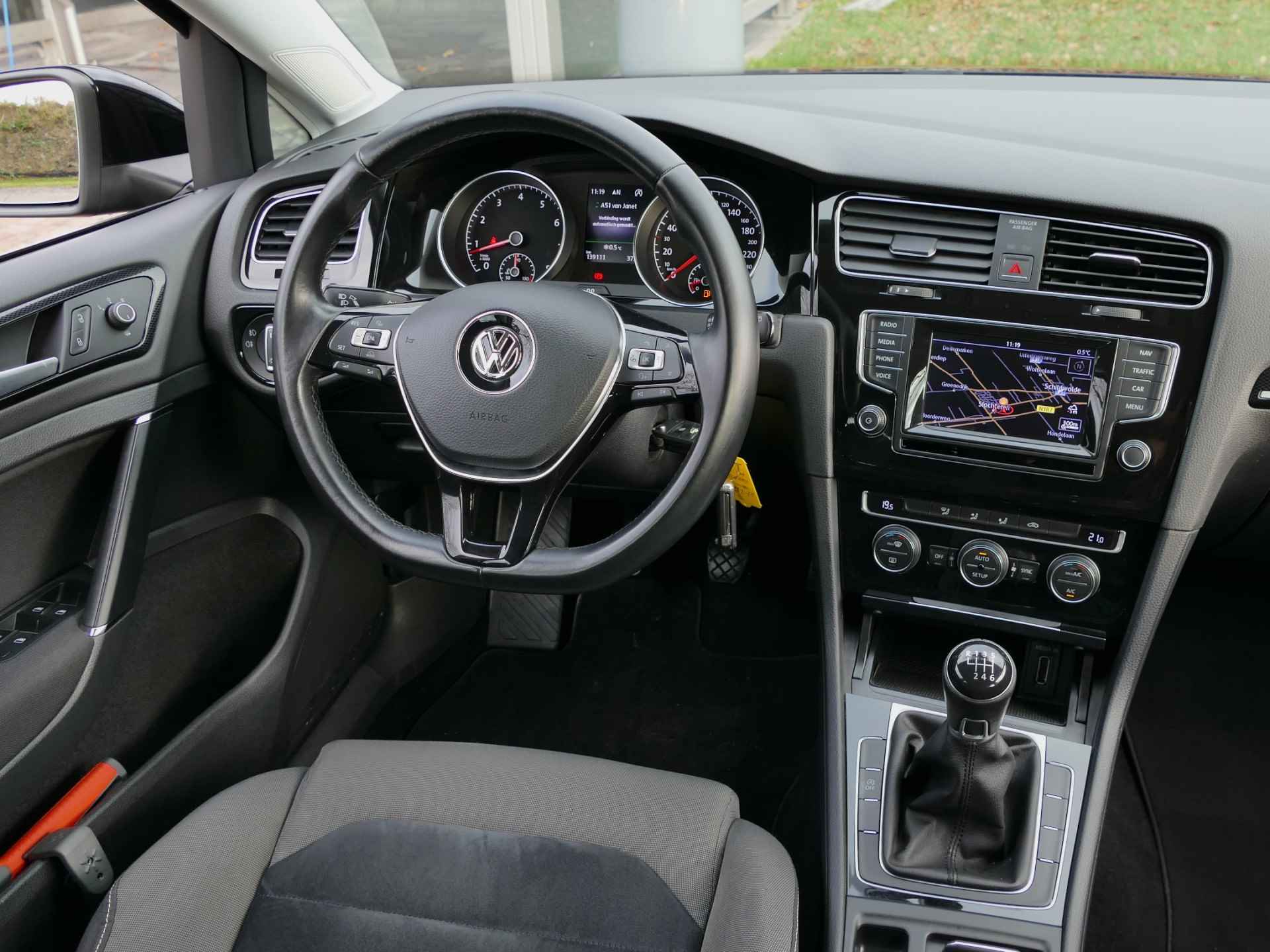 Volkswagen GOLF Variant 1.2 TSI Highline | trekhaak | navigatie | 100% onderhouden - 7/49