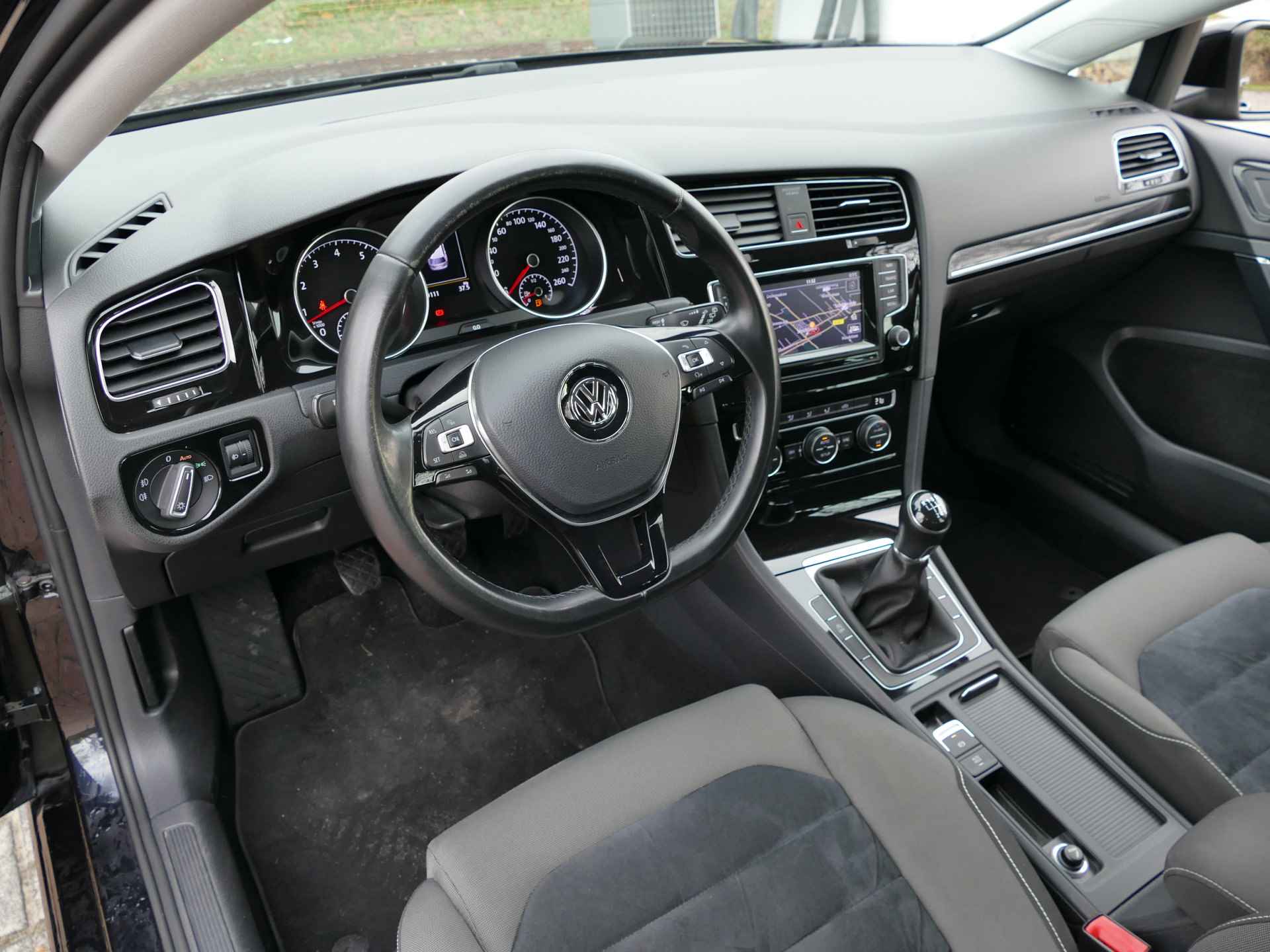 Volkswagen GOLF Variant 1.2 TSI Highline | trekhaak | navigatie | 100% onderhouden - 28/49