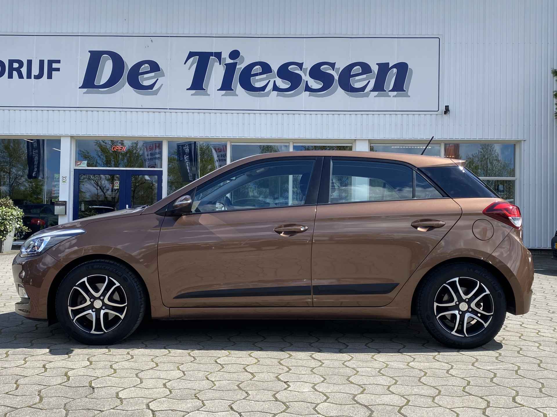 Hyundai i20 1.0 T-GDI Comfort 100 PK, Climate, Cruise, Navi, Trekhaak, Rijklaar met beurt & garantie! - 3/30