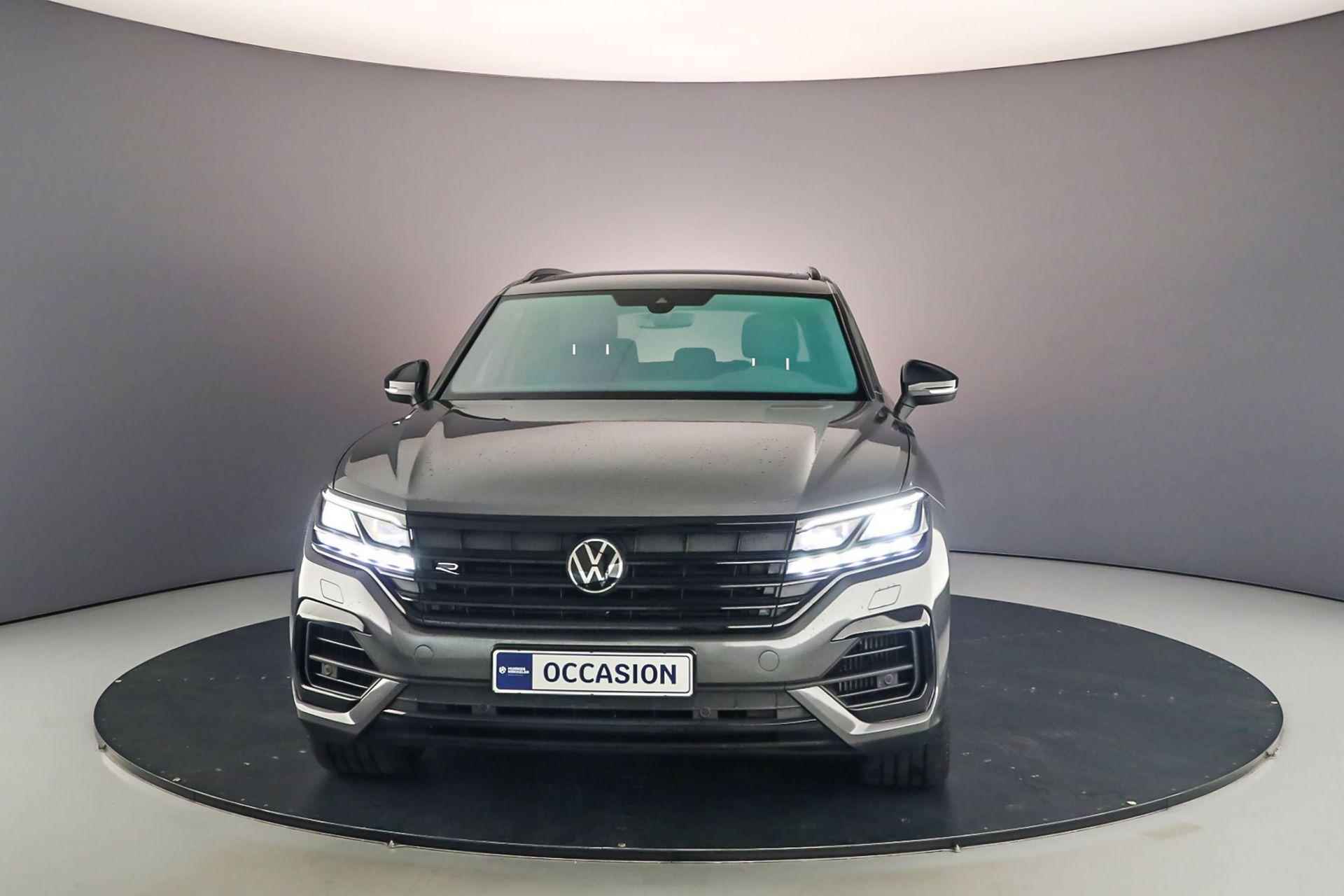 Volkswagen Touareg R 3.0 TSI eHybrid 462pk Tiptronic Trekhaak, Panoramadak, Lederen bekleding, Luchtvering, Achteruitrijcamera, Navigatie, Adaptive cruise control, Elektrische achterklep - 8/99