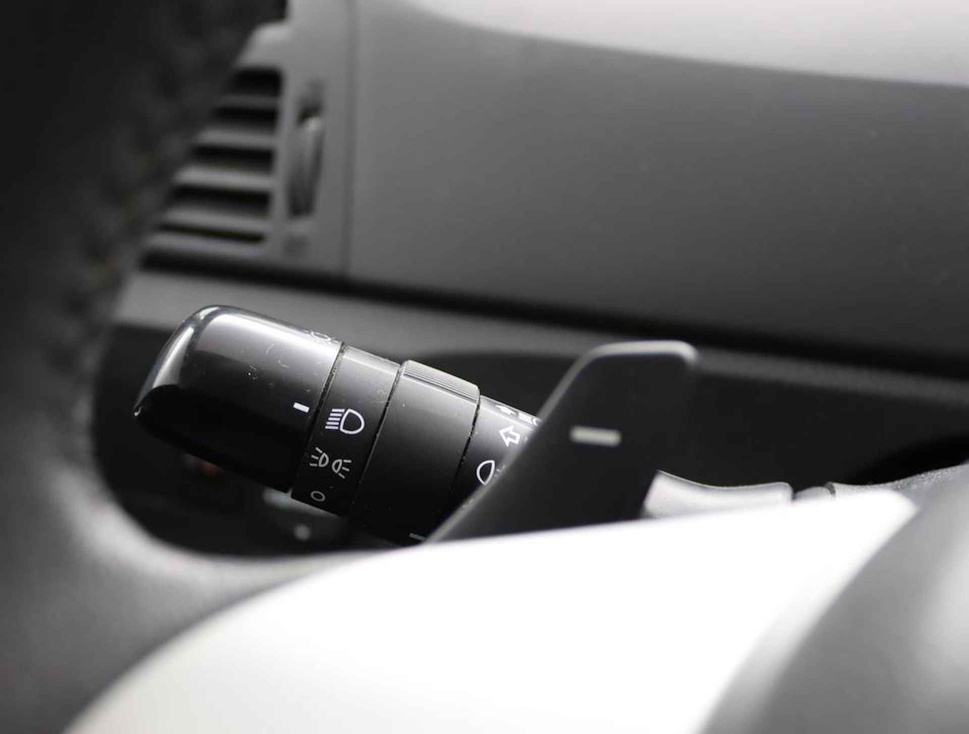 Toyota Verso 1.8 VVT-i Business | Trekhaak | Lichtmetalen velgen | Camera | Panoramadak | - 51/61