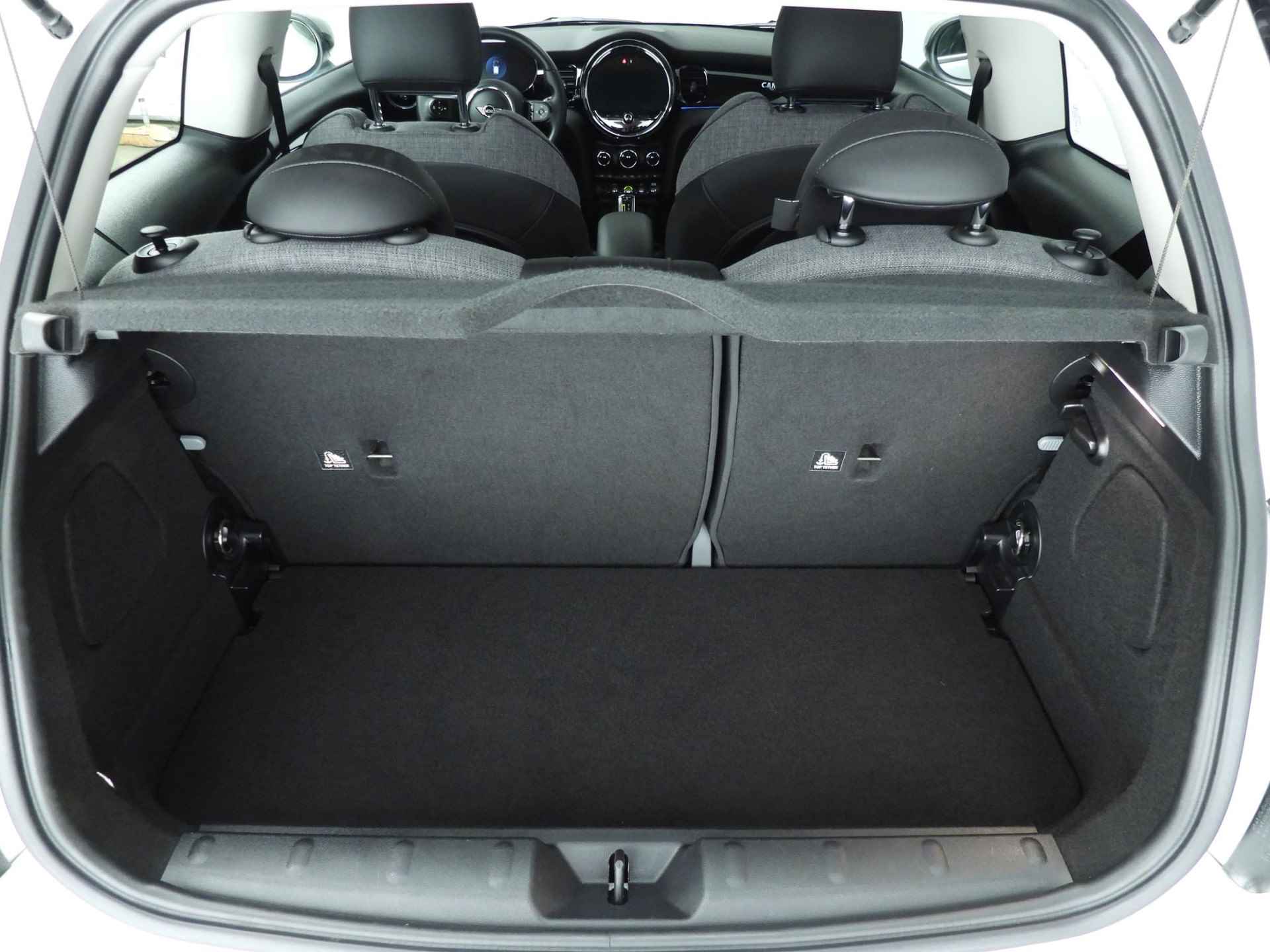 Mini 3-deurs Cooper SE Half Leder / Sportstoelen / PDC / LED / DAB / Alu wielen 16 inch - 9/40