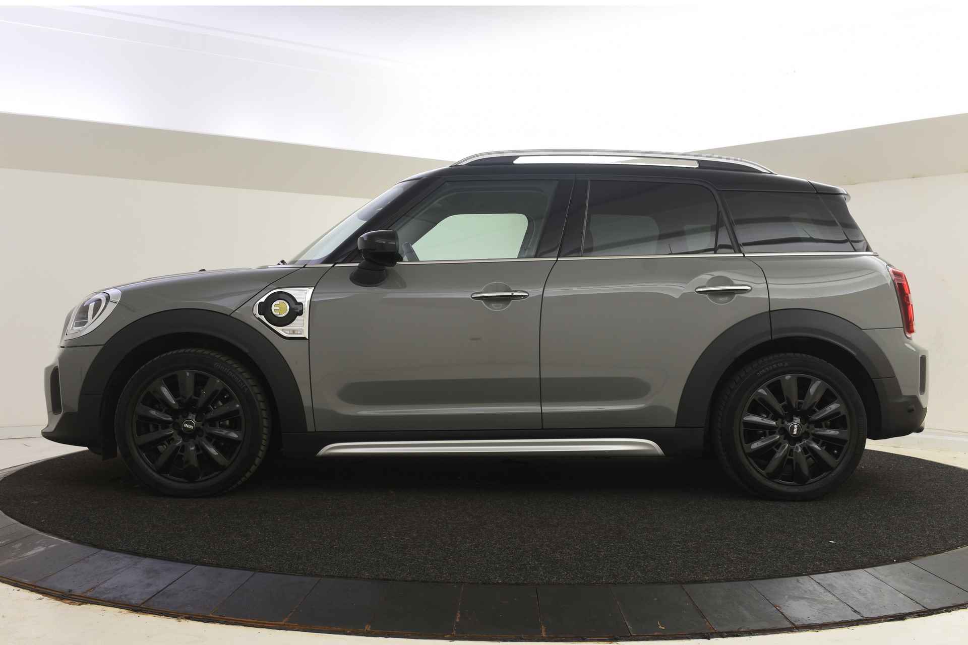 MINI Countryman Cooper SE ALL4 Classic Automaat / LED / Comfort Access / Navigatie / Cruise Control / Comfortstoelen - 4/45