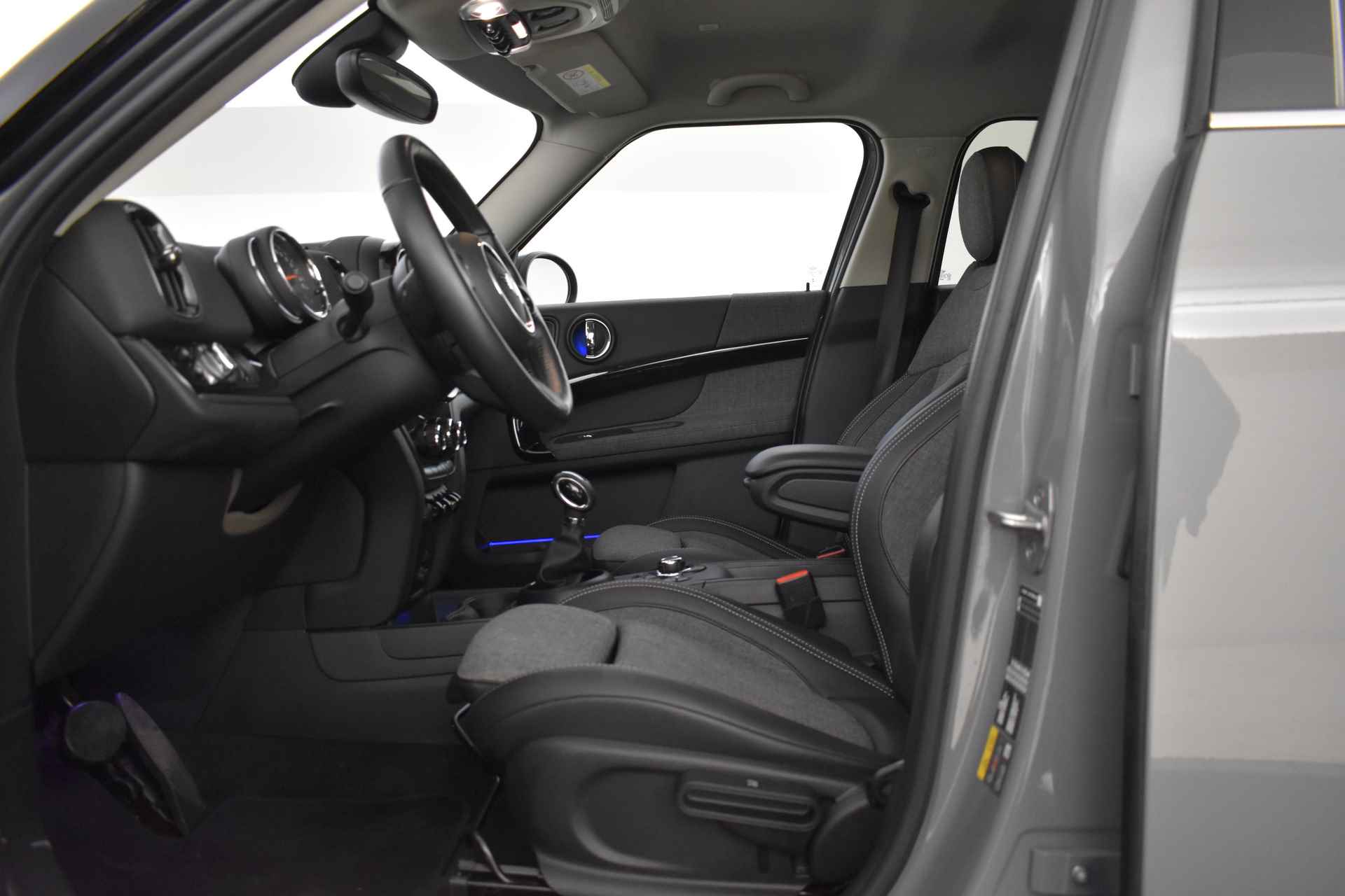 MINI Countryman Cooper SE ALL4 Classic Automaat / LED / Comfort Access / Navigatie / Cruise Control / Comfortstoelen - 5/45