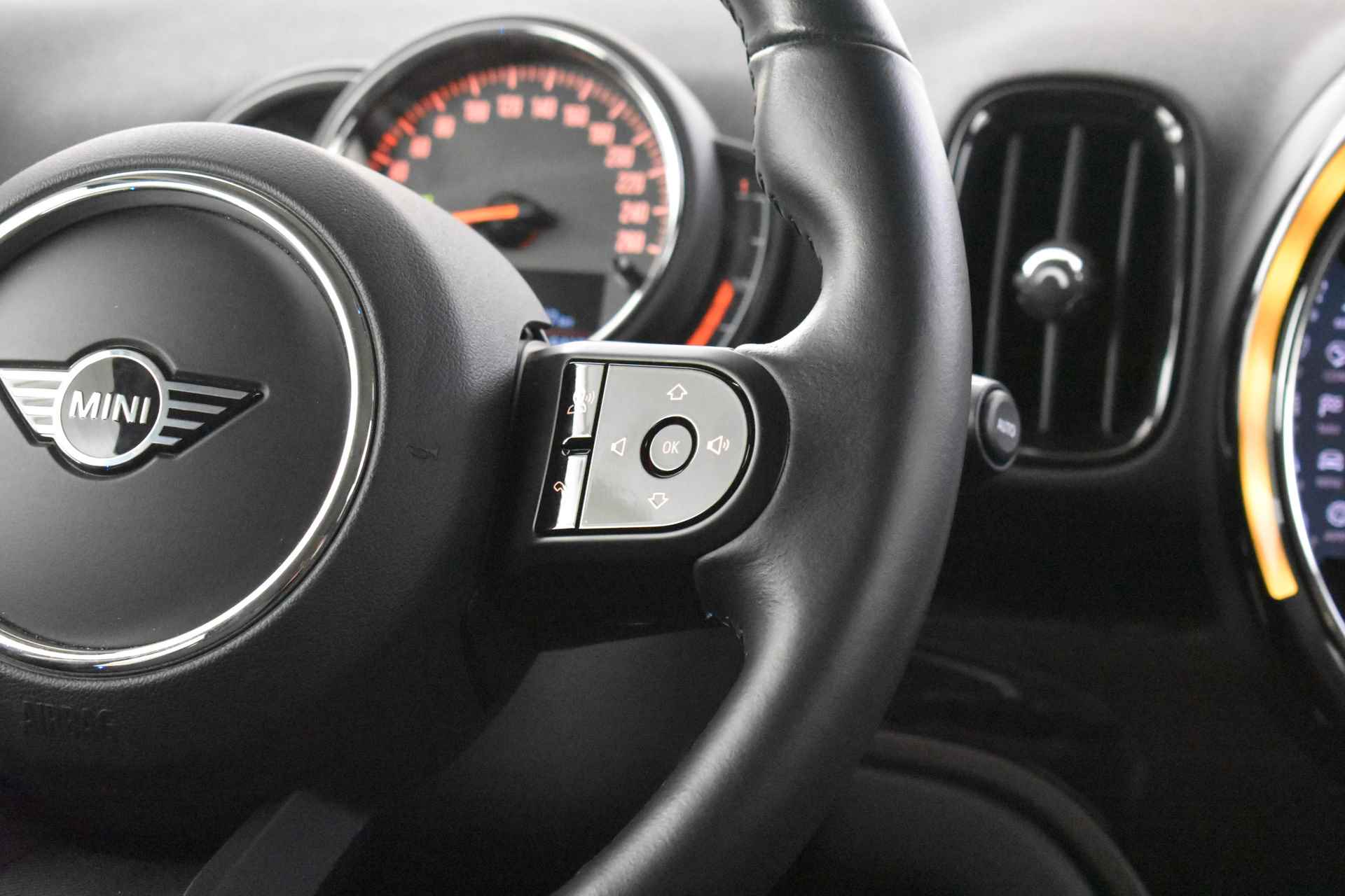 MINI Countryman Cooper SE ALL4 Classic Automaat / LED / Comfort Access / Navigatie / Cruise Control / Comfortstoelen - 17/45