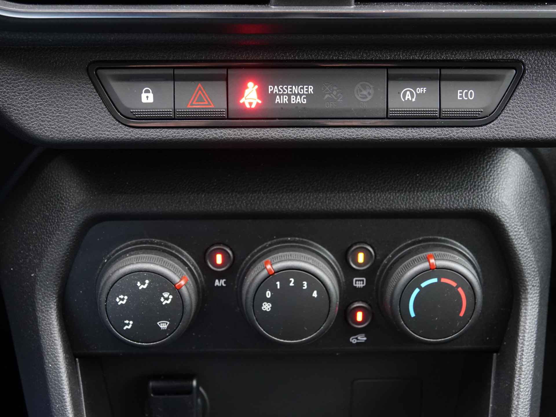 Dacia Jogger 1.0 TCe 100 Bi-Fuel Expression 5p. CRUISE | BT-TEL | AUDIO - 18/23