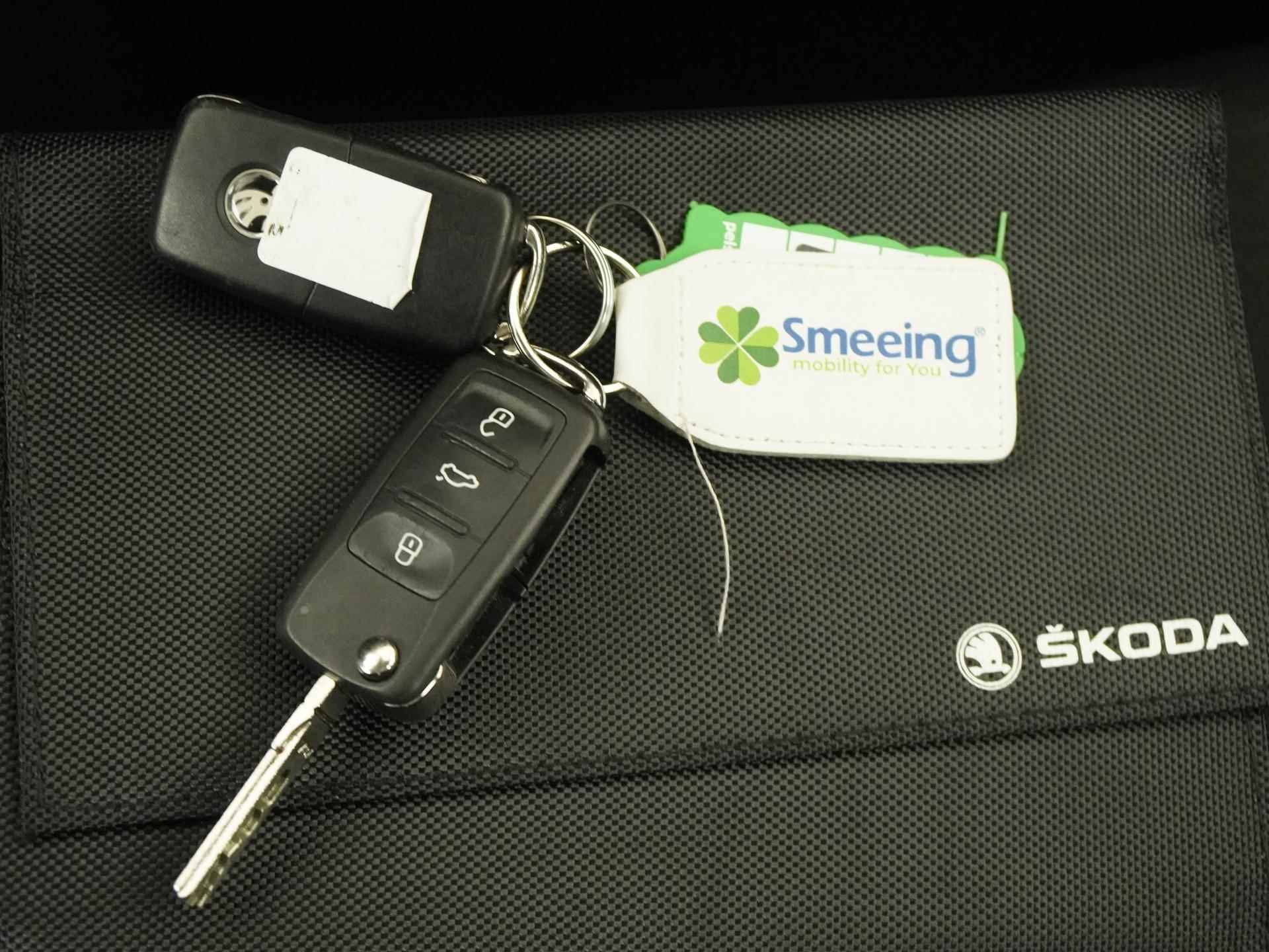 Skoda Citigo 1.0 Greentech Style | Schuifdak | Stoelverwarming | Zondag Open! - 31/31