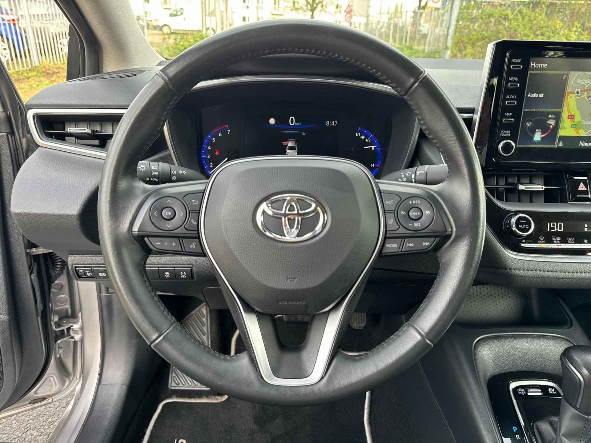 Toyota Corolla 1.8 Hybrid Style | 06-10141018 Voor meer informatie - 17/35