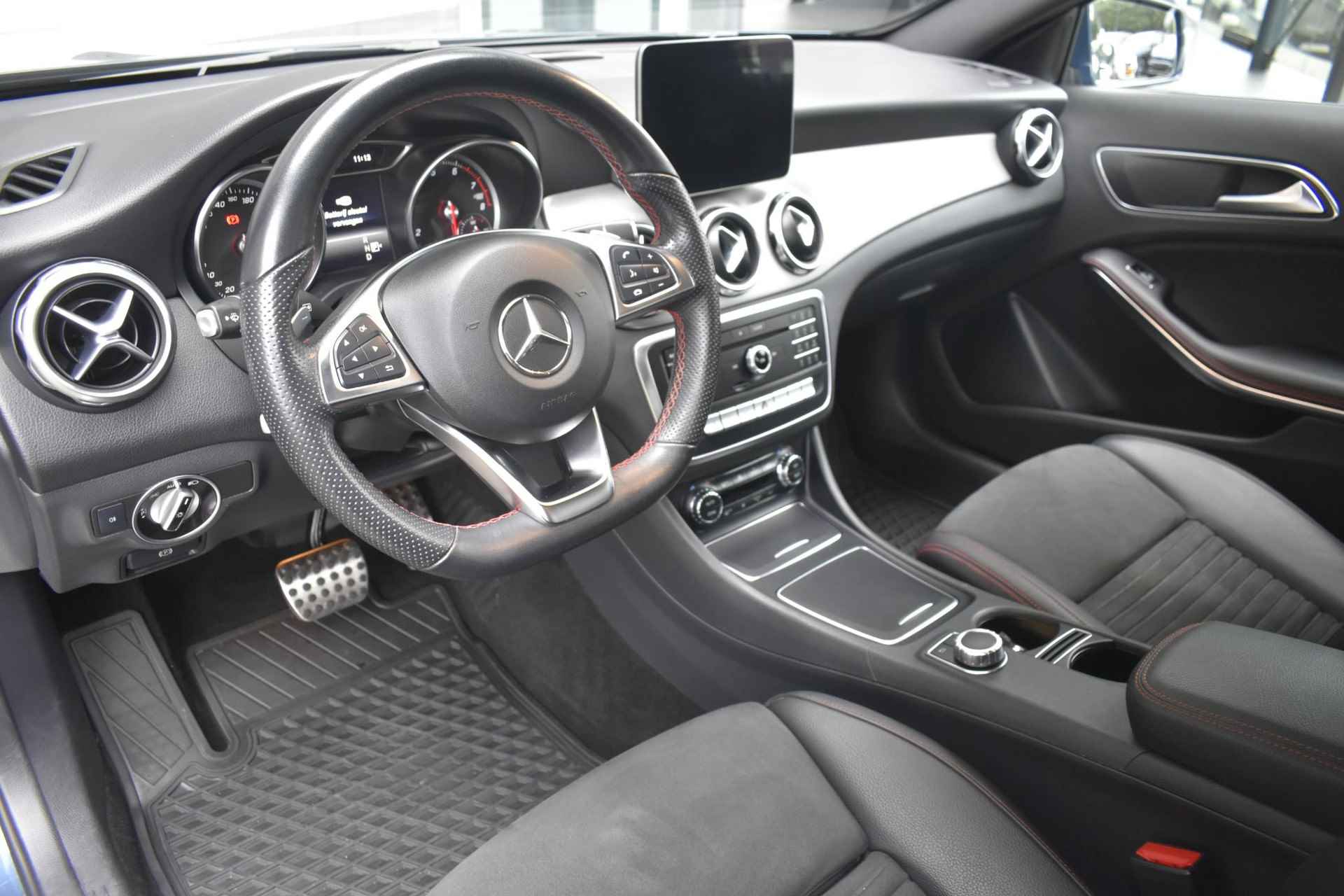 Mercedes-Benz GLA-klasse 180 Business Solution AMG / Navi / Stoelverwarming / LED Koplampen - 3/48