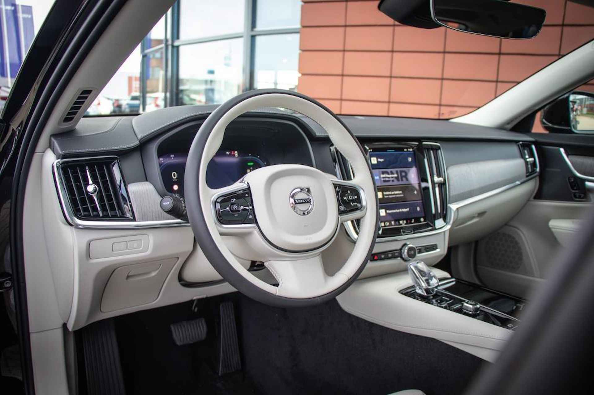 Volvo V90 Recharge T6 Plus Bright | Adaptieve Cruise Control | Schuifdak | Harman Kardon Audio | Stoel ventilatie | Getint glas - 9/26