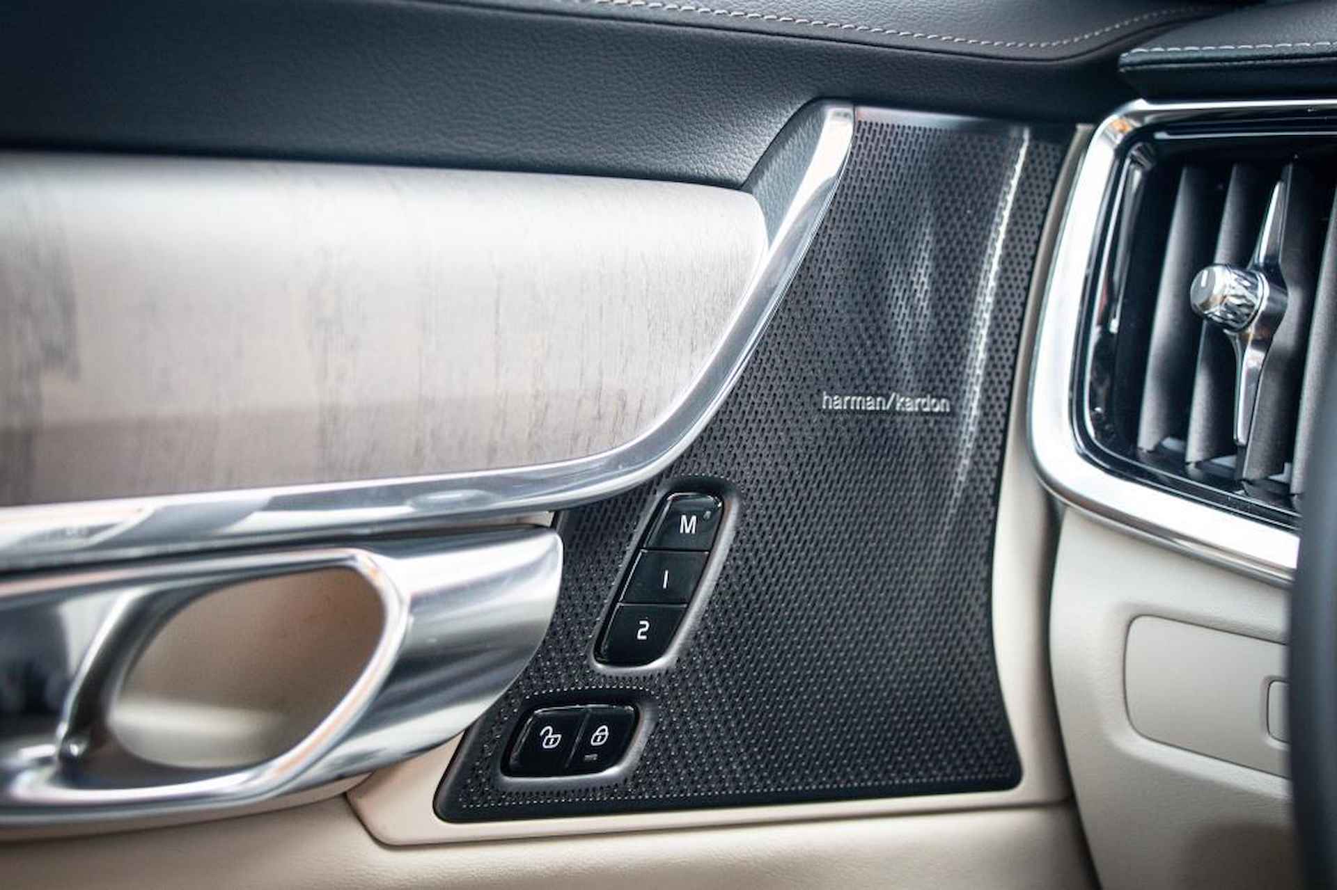 Volvo V90 Recharge T6 Plus Bright | Adaptieve Cruise Control | Schuifdak | Harman Kardon Audio | Stoel ventilatie | Getint glas - 24/26