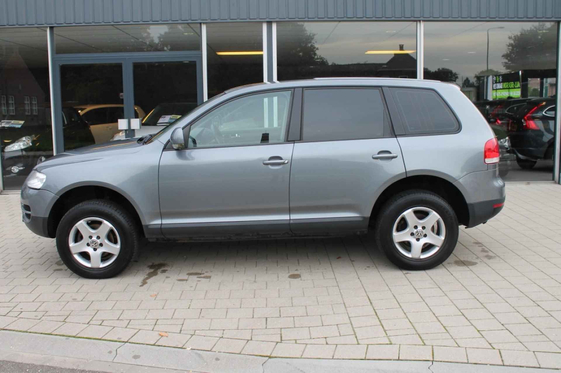 VOLKSWAGEN Touareg 2.5 TDI/historie+Nap aanwezig - 2/17