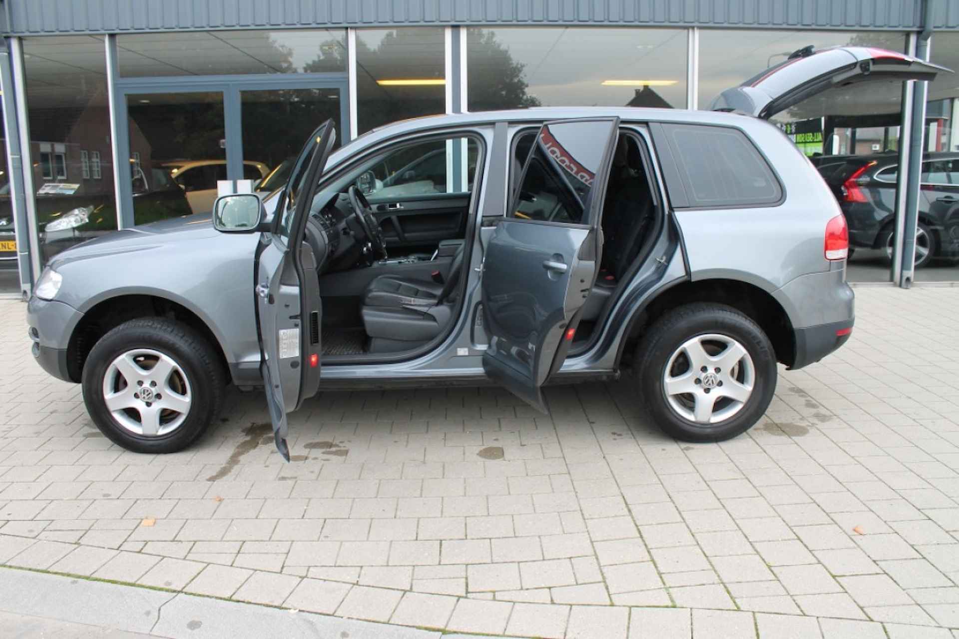 VOLKSWAGEN Touareg 2.5 TDI/historie+Nap aanwezig - 9/17