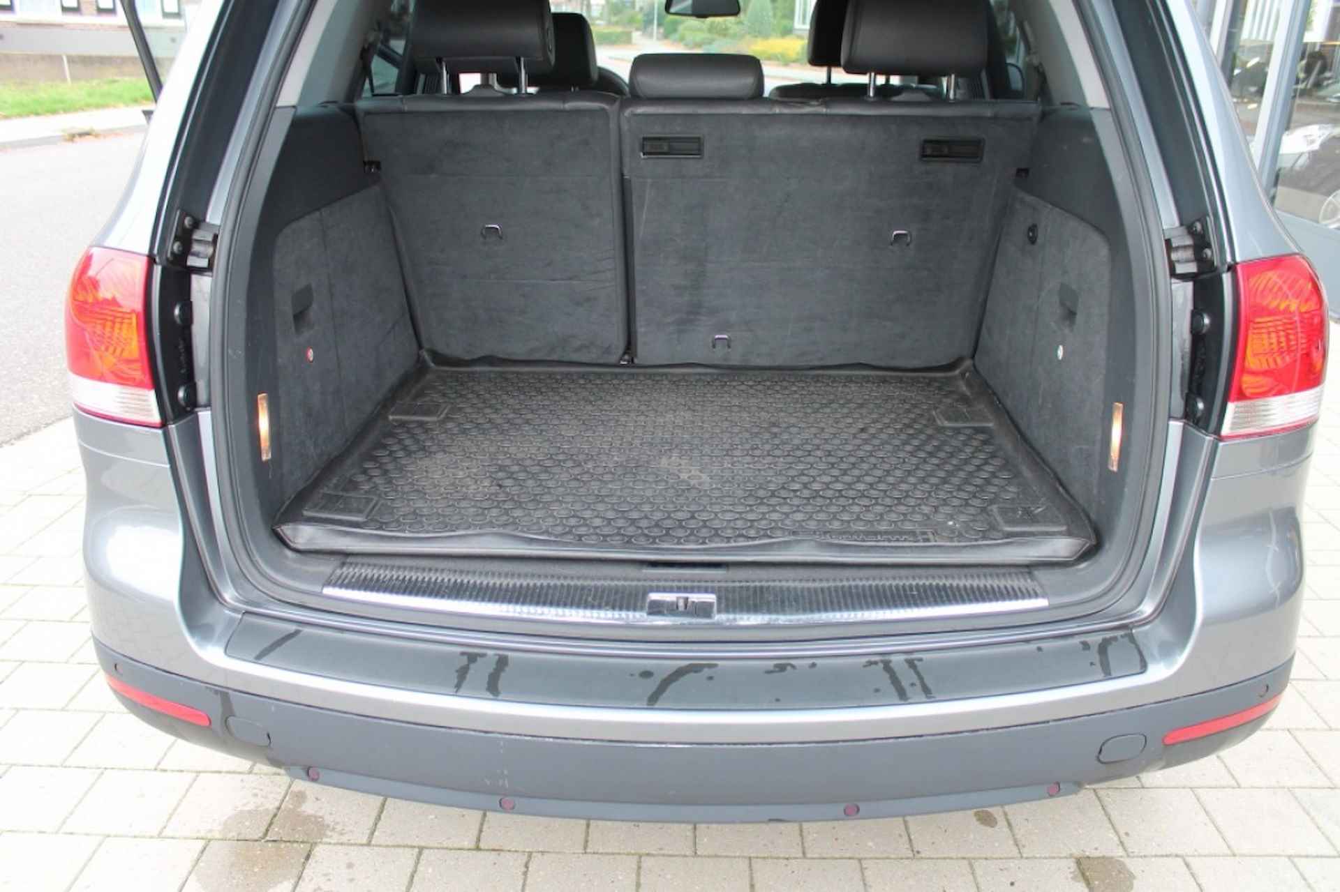 VOLKSWAGEN Touareg 2.5 TDI/historie+Nap aanwezig - 10/17