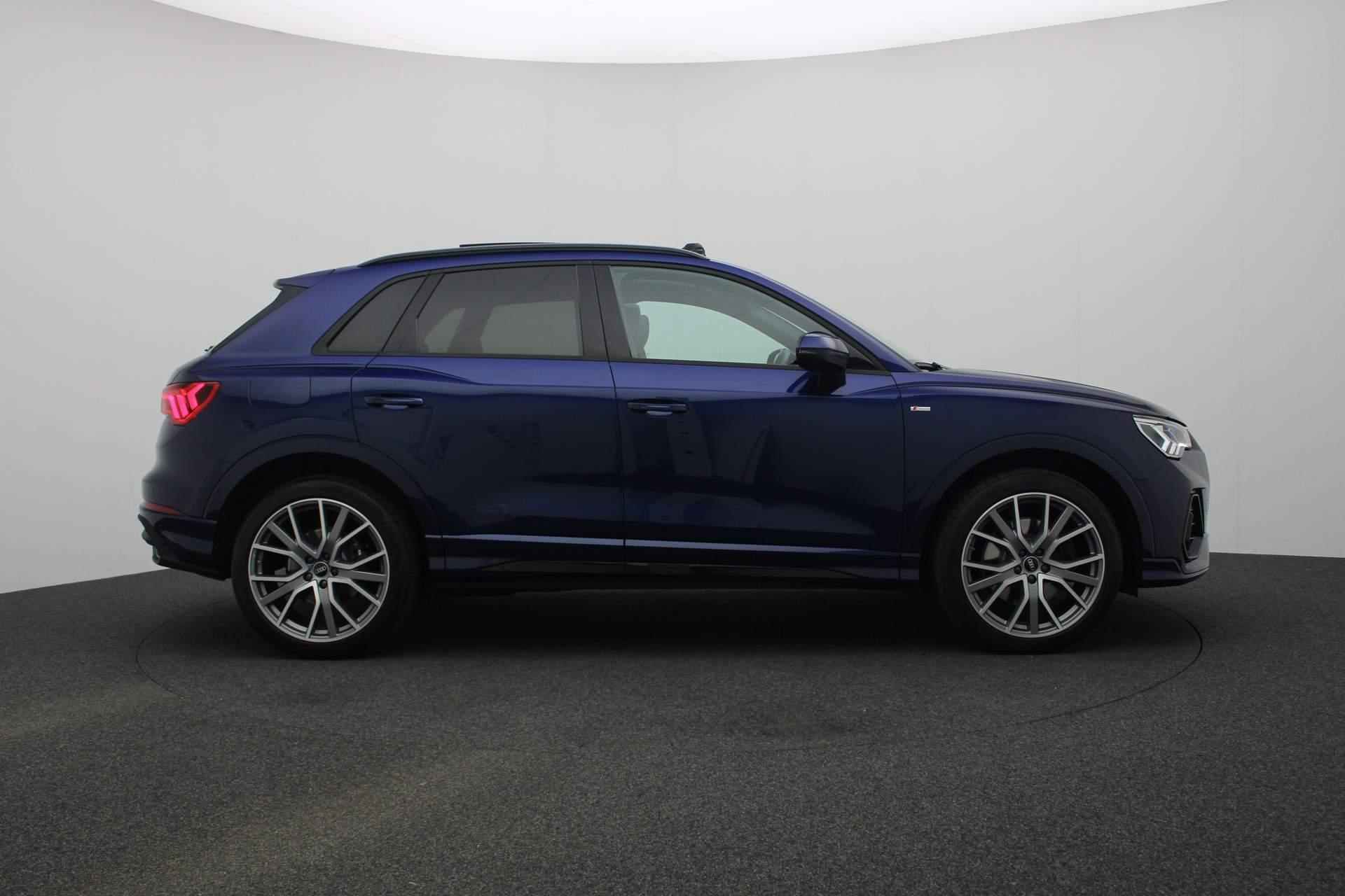 Audi Q3 45 TFSI e 245PK S-tronic S edition / S-Line | Pano | Leder/alcantara | Stoelverwarming | Camera | Navi | ACC | Keyless - 18/43