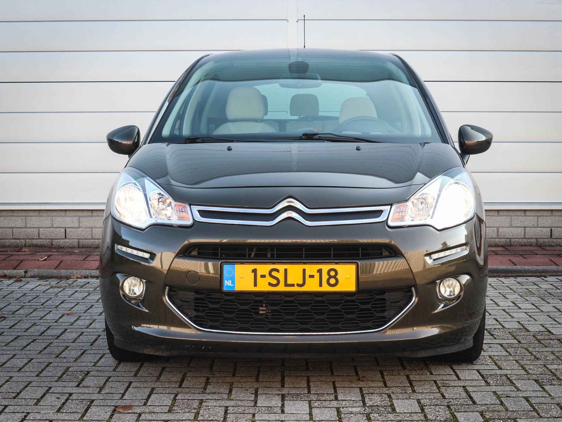 Citroën C3 1.2 VTi Exclusive | Clima | Cruise | Lichtmetaal | Panoramaruit | All season | - 15/45