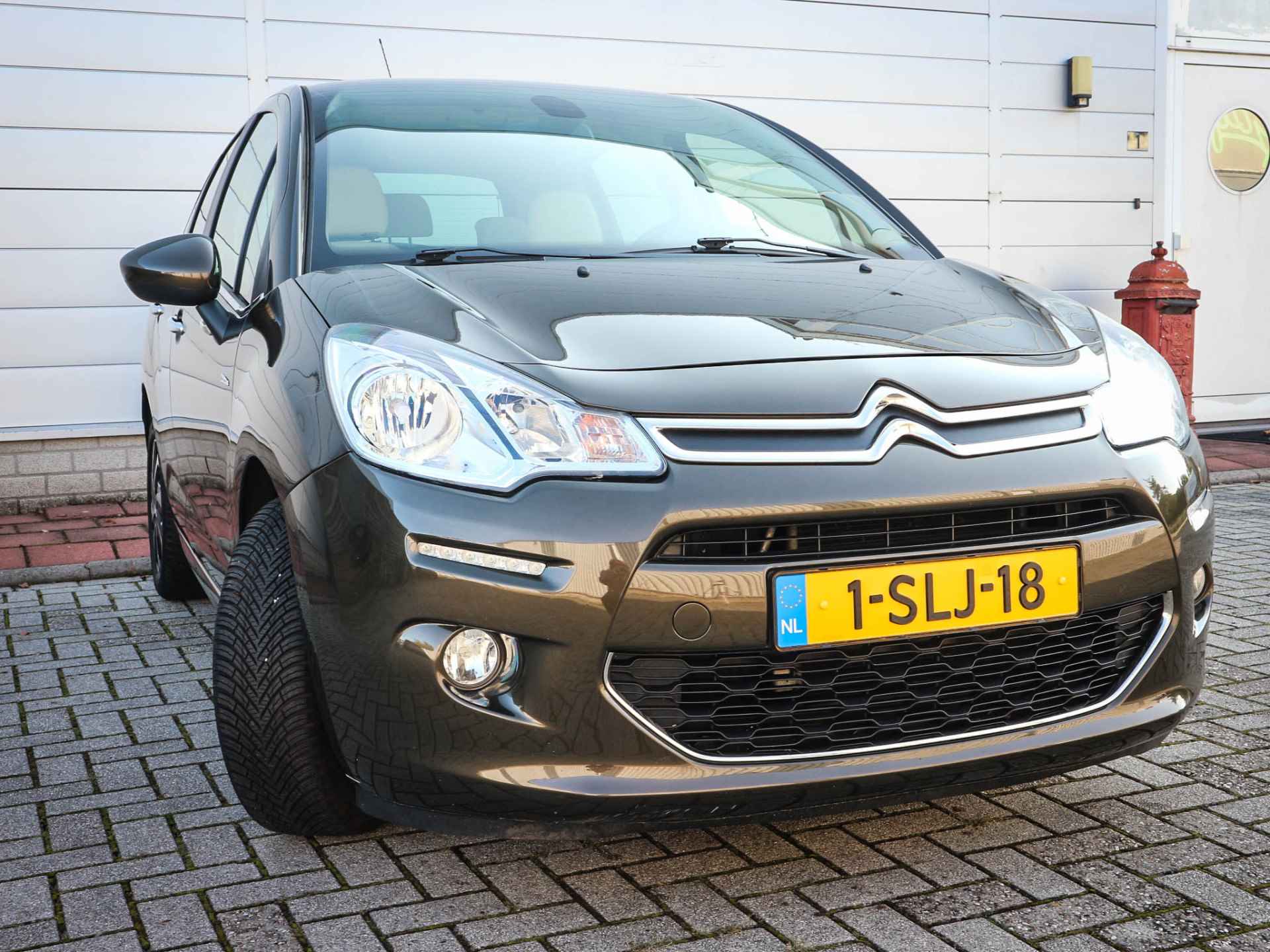 Citroën C3 1.2 VTi Exclusive | Clima | Cruise | Lichtmetaal | Panoramaruit | All season | - 25/45