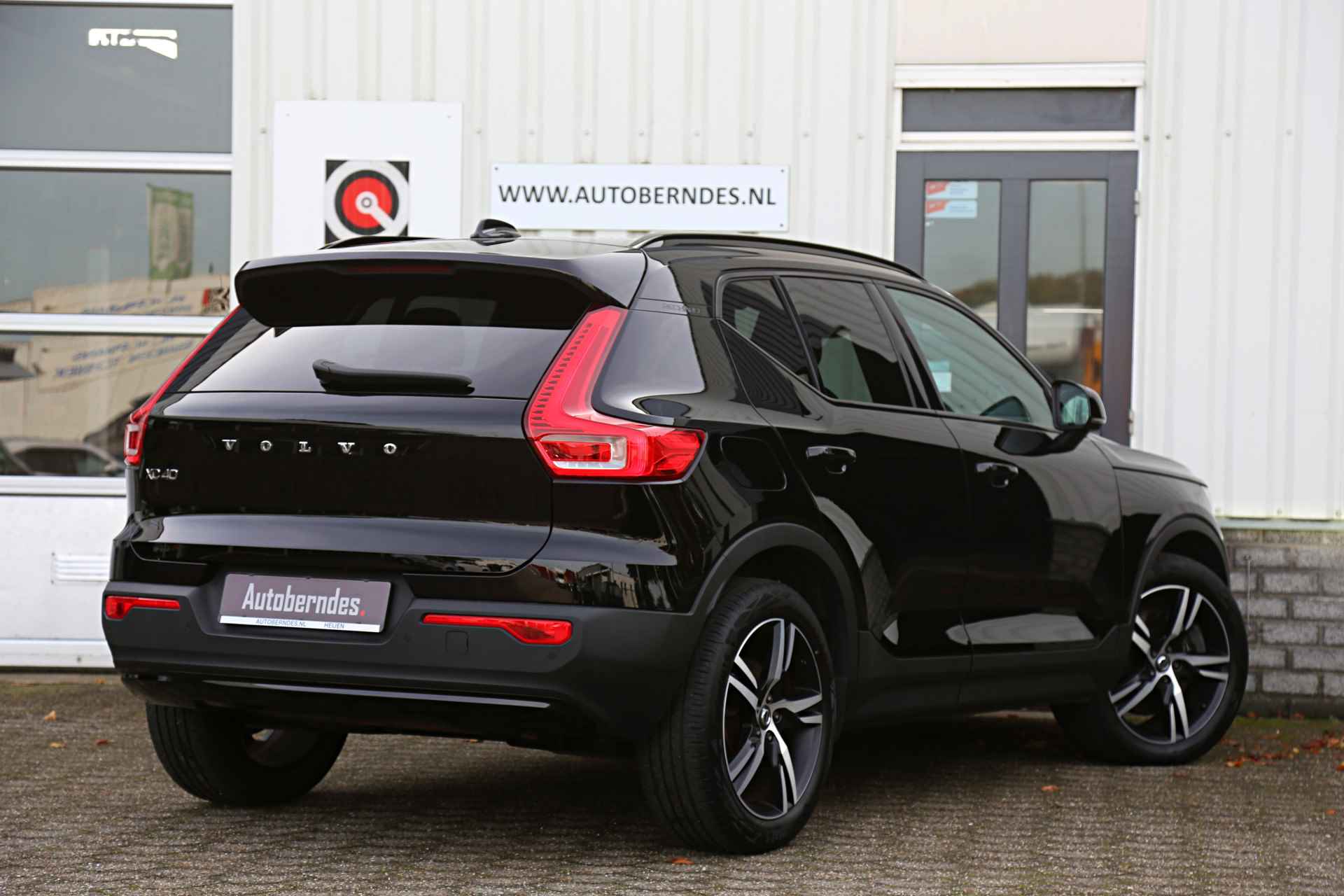 Volvo XC40 1.5 T5 262PK Recharge Plug-in R-Design*Incl. BTW*Perfect Volvo Onderh.*1ste Eig*Black Pack/Apple Carplay-Android/Stoelverw.V+A/S - 2/51