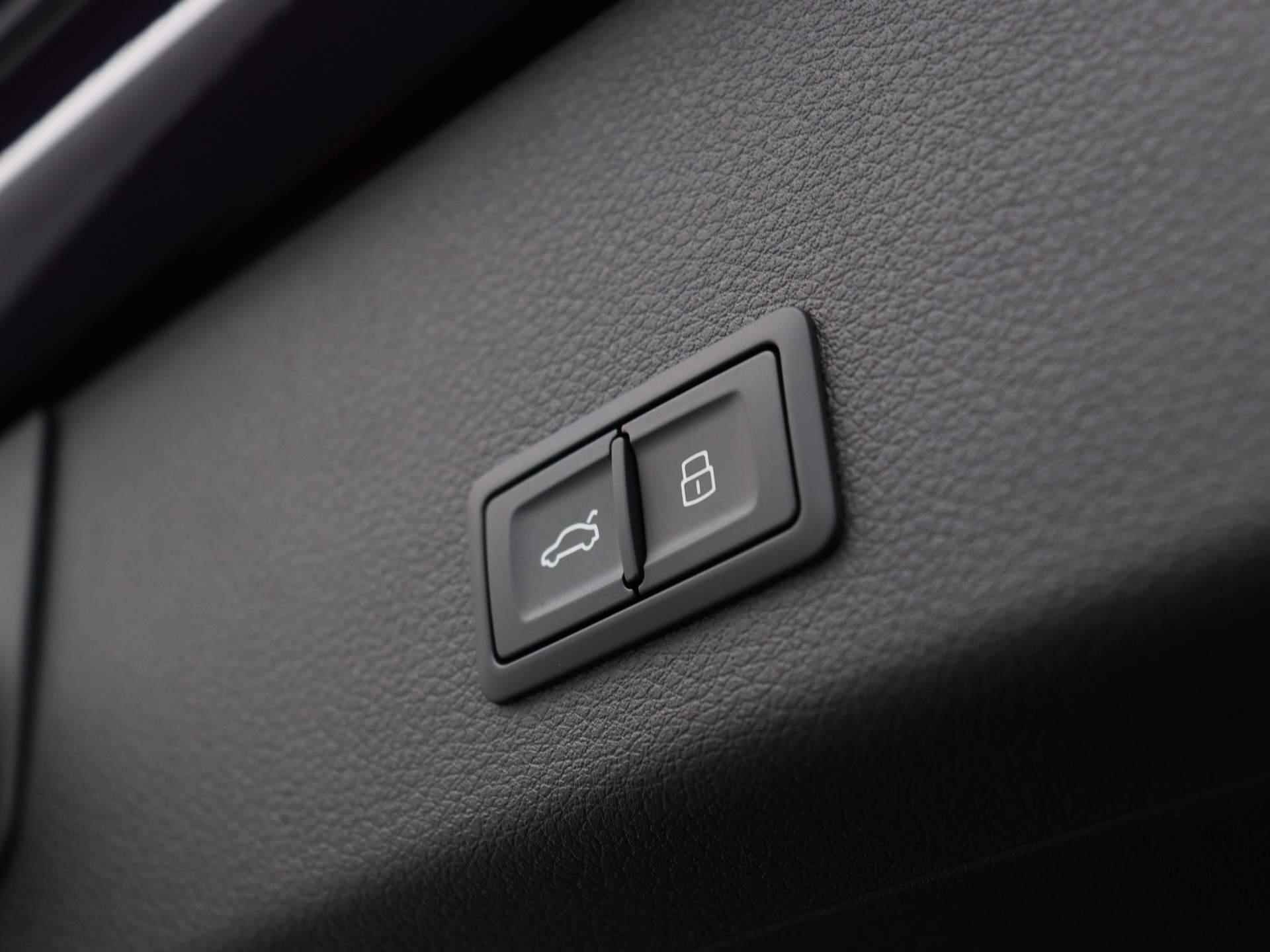 Audi Q8 e-tron S quattro SQ8 115 kWh Navigatie | Camera | Leder | Stoelverwarming | Panorama dak | Cruise Controle | - 15/69